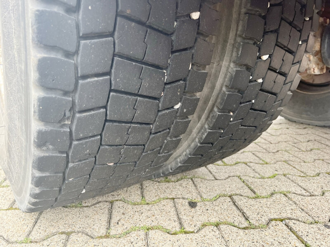 190 AD 35 4x2 190 AD 35 4x2 - Fahrgestell LKW: das Bild 5 190 AD 35 4x2 190 AD 35 4x2 - Fahrgestell LKW: das Bild 5