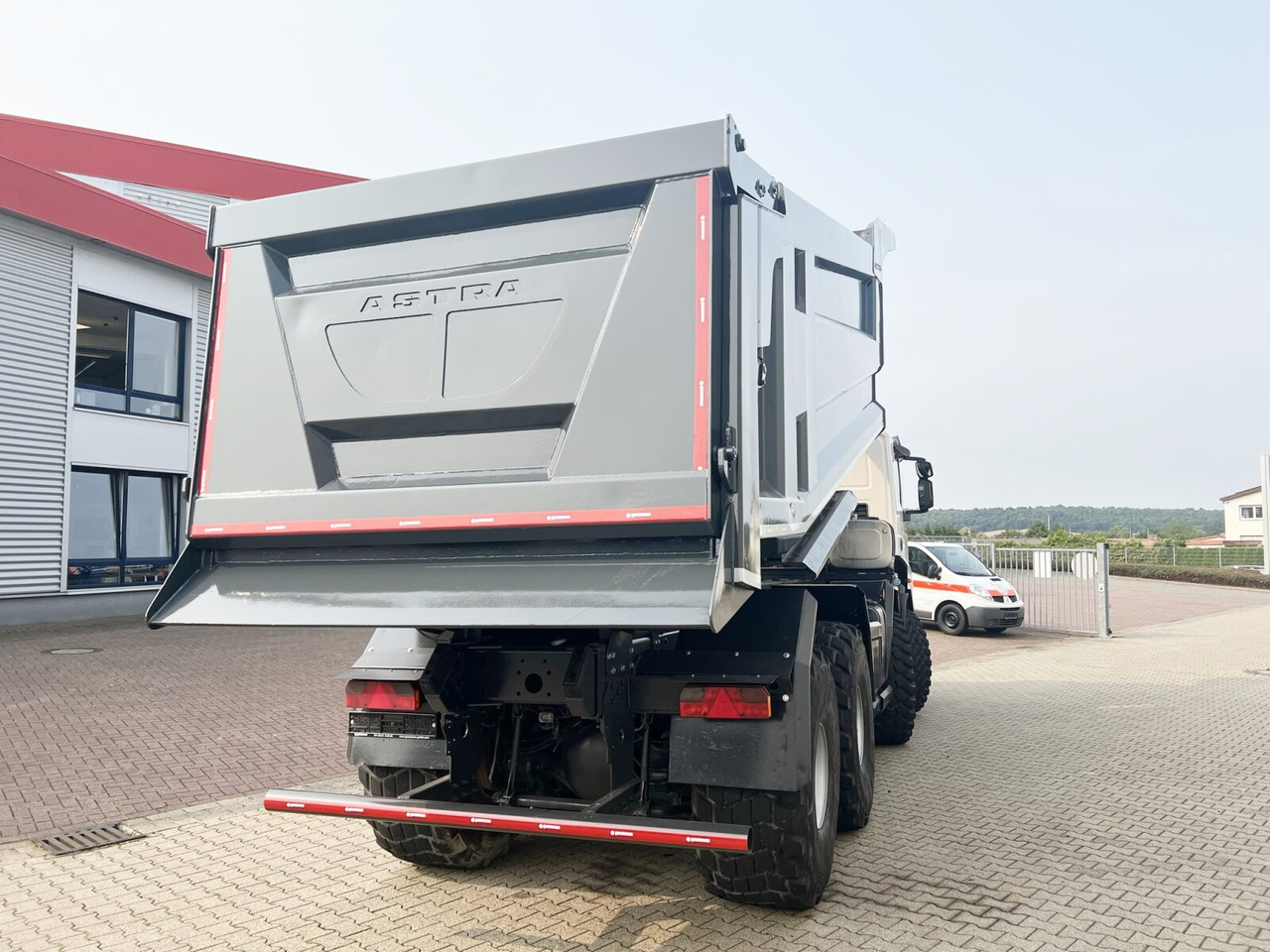 Muldenkipper/ Dumper ASTRA HD9 86.56 8x6, 24m³ Mulde, Intarder ASTRA HD9 86.56 8x6,  24m³ Mulde,  Intarder: das Bild 9