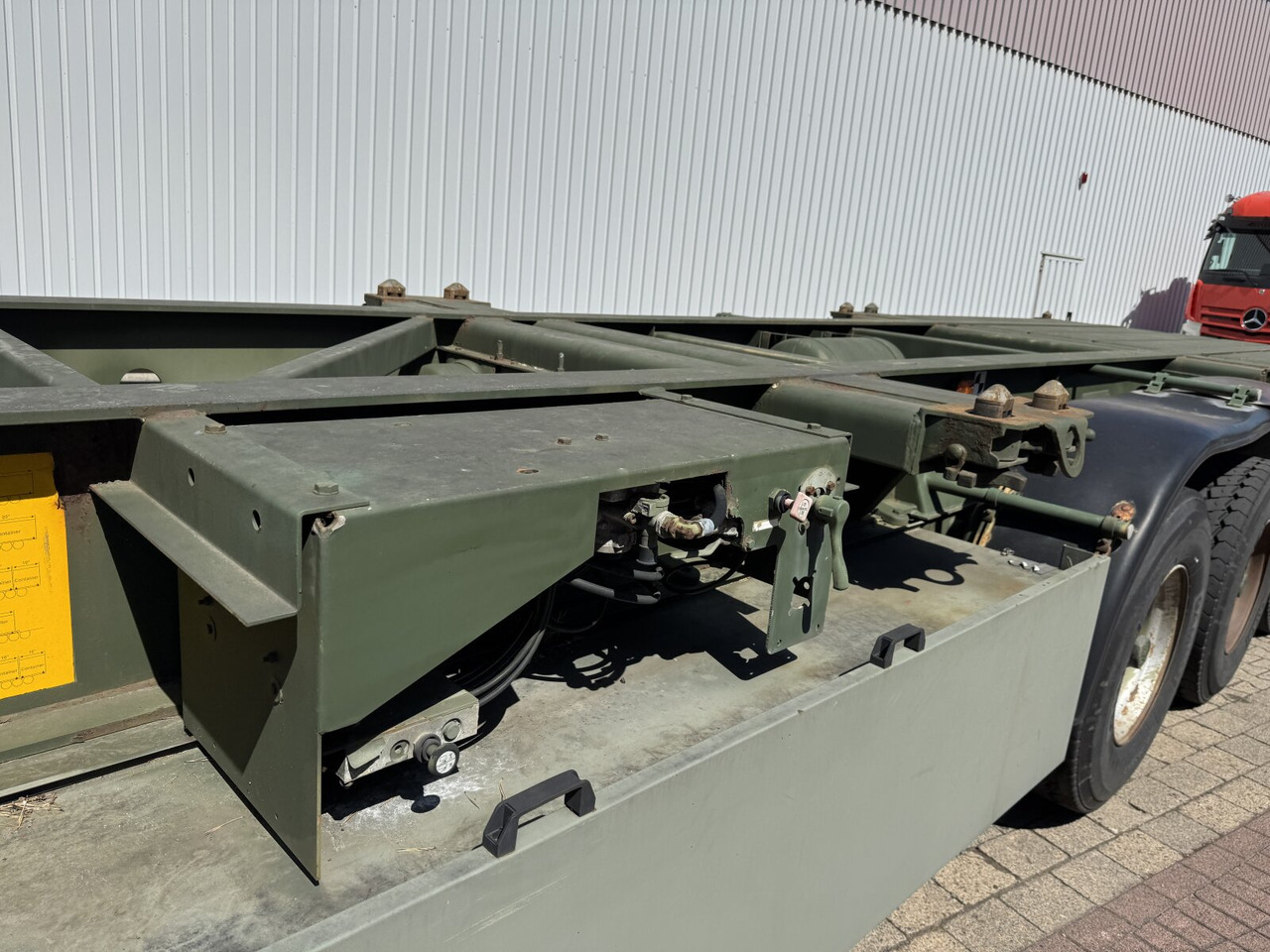 Doll U-74.0 3-Achs Containerchassis U-74.0 3-Achs Containerchassis, 2x20/20/30/40ft, Ex-! - Auflieger: das Bild 2 Doll U-74.0 3-Achs Containerchassis U-74.0 3-Achs Containerchassis, 2x20/20/30/40ft, Ex-! - Auflieger: das Bild 2