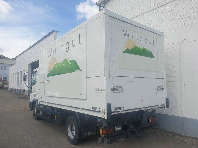 Euro Cargo ML 75E14 4x2 Euro Cargo ML 75E14 4x2 Getränkewagen, 6-Zylinder-Motor - Koffer LKW: das Bild 5 Euro Cargo ML 75E14 4x2 Euro Cargo ML 75E14 4x2 Getränkewagen, 6-Zylinder-Motor - Koffer LKW: das Bild 5