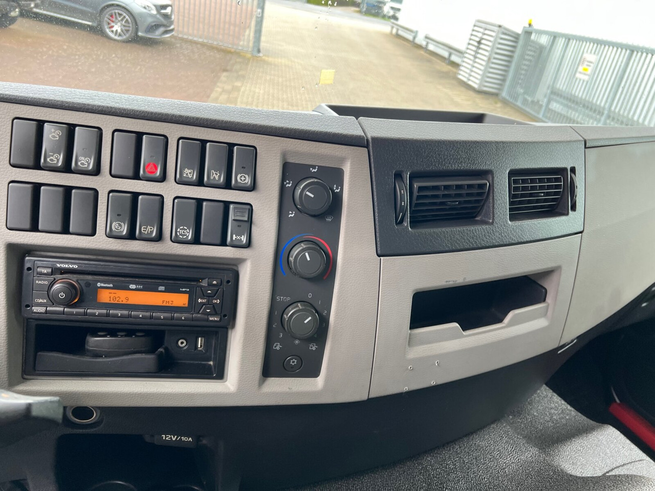 FE 320 4x2 FE 320 4x2 mit Zepro LBW - Koffer LKW: das Bild 5 FE 320 4x2 FE 320 4x2 mit Zepro LBW - Koffer LKW: das Bild 5