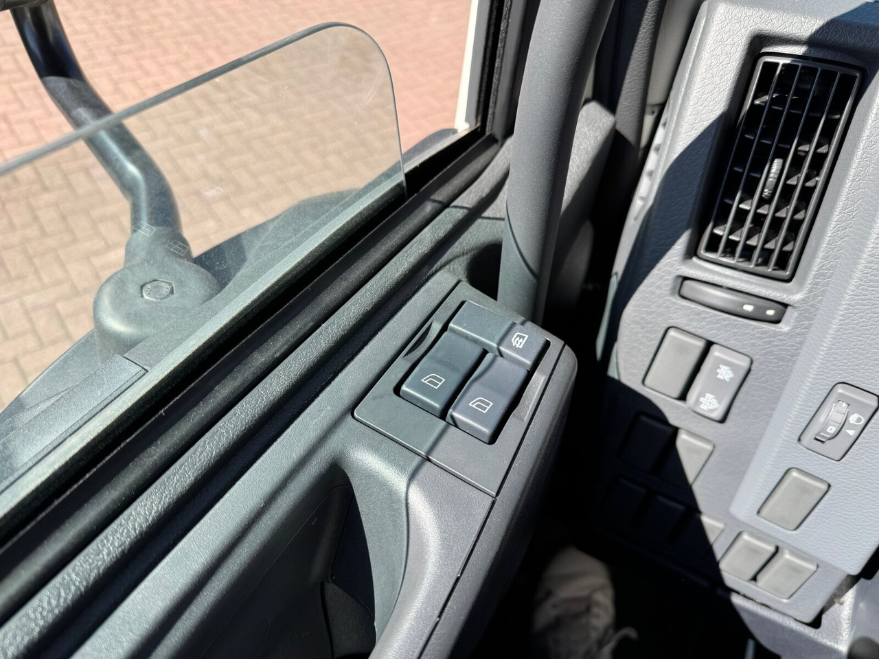 FL 280 4x4 FL 280 4x4, Nebenantrieb - Fahrgestell LKW: das Bild 5 FL 280 4x4 FL 280 4x4, Nebenantrieb - Fahrgestell LKW: das Bild 5