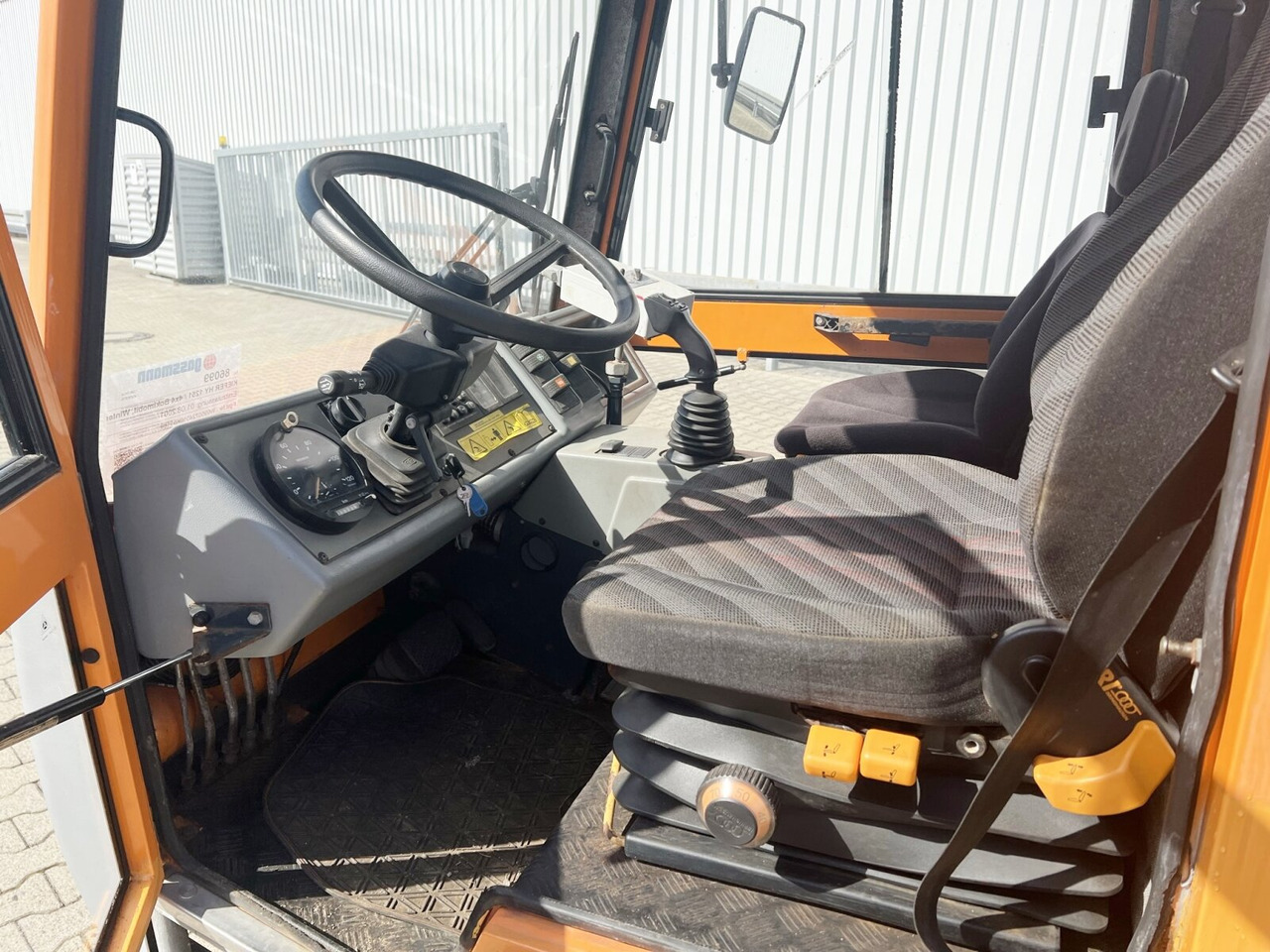 HY 1251 / 4x4 Bokimobil, Winterdienst, Kehr/Saugmaschine KIEFER HY 1251 / 4x4 Bokimobil, Winterdienst - Kommunaltraktor: das Bild 5 HY 1251 / 4x4 Bokimobil, Winterdienst, Kehr/Saugmaschine KIEFER HY 1251 / 4x4 Bokimobil, Winterdienst - Kommunaltraktor: das Bild 5