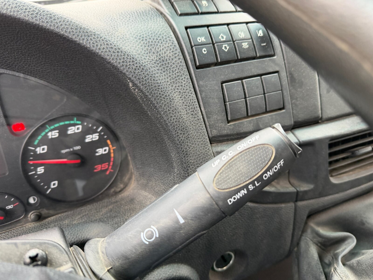 Iveco EuroCargo ML80E21 K 4x2 EuroCargo ML80E21 K 4x2, 2x AHK - Kipper: das Bild 5 Iveco EuroCargo ML80E21 K 4x2 EuroCargo ML80E21 K 4x2, 2x AHK - Kipper: das Bild 5