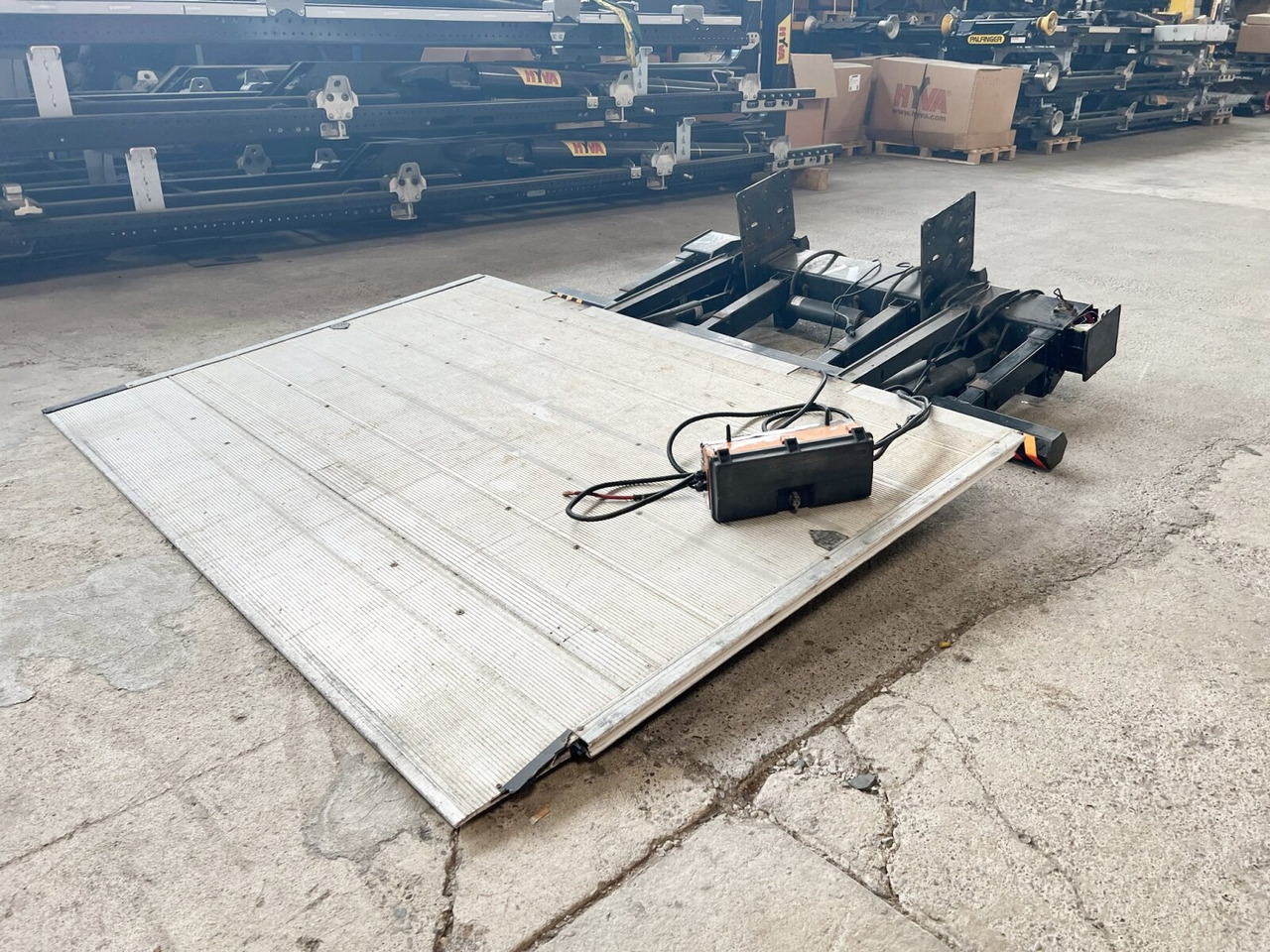 LBW Z 15-150 SA LBW Z 15-150 SA, 1,5t - Ladebordwand für LKW: das Bild 1 LBW Z 15-150 SA LBW Z 15-150 SA, 1,5t - Ladebordwand für LKW: das Bild 1