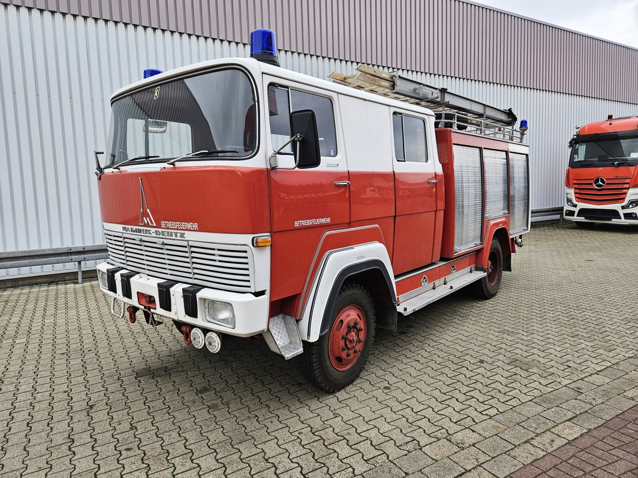 LF 16, F Magirus 170 D 11FA, 4x4 LF 16, F Magirus 170 D 11FA, 4x4 - Krankenwagen: das Bild 1 LF 16, F Magirus 170 D 11FA, 4x4 LF 16, F Magirus 170 D 11FA, 4x4 - Krankenwagen: das Bild 1