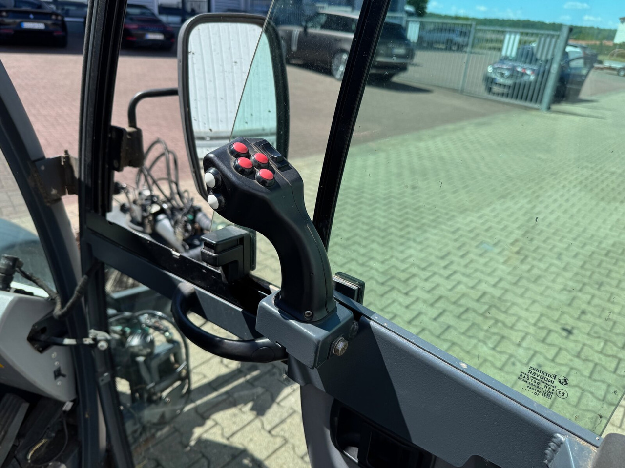 Hako Multicar Citymaster 2000 3B Kehrmaschine 4x2 Multicar Citymaster 2000 3B Kehrmaschine 4x2 - LKW: das Bild 5 Hako Multicar Citymaster 2000 3B Kehrmaschine 4x2 Multicar Citymaster 2000 3B Kehrmaschine 4x2 - LKW: das Bild 5