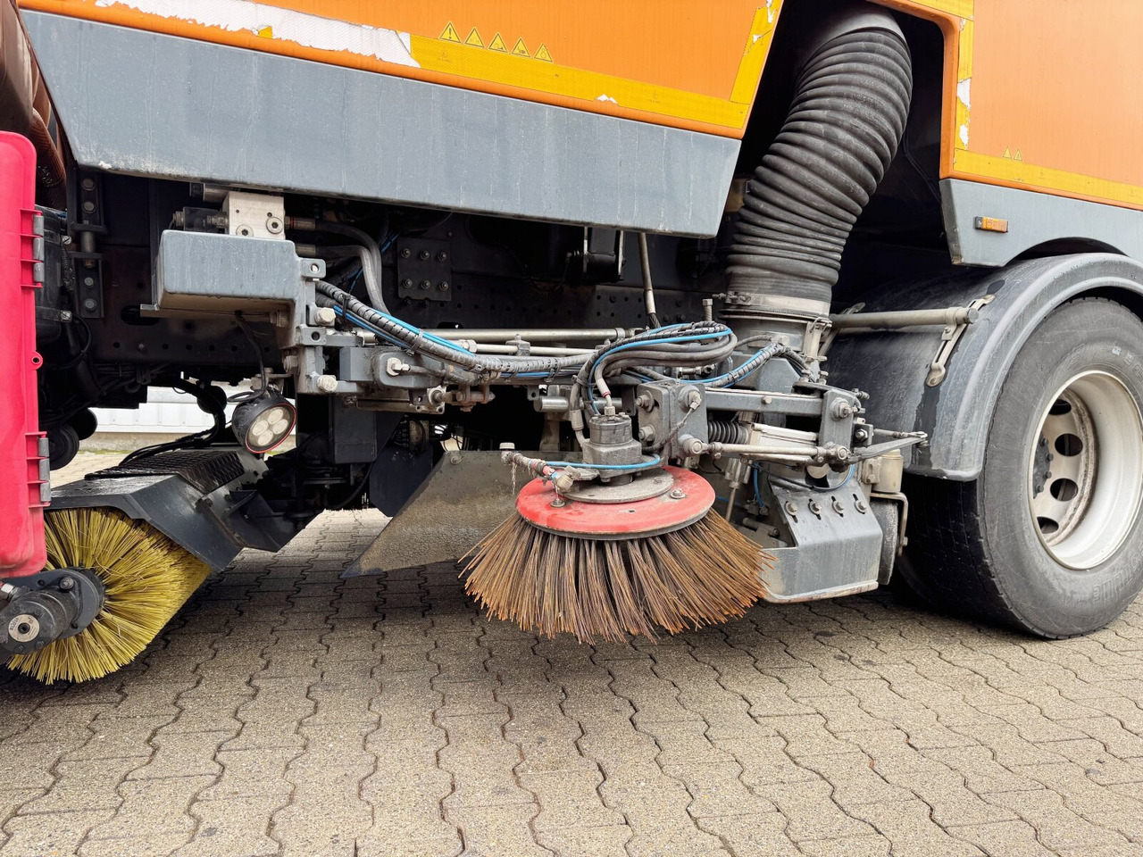 MAN TGM 18.250 4X2 BB TGM 18.250 4X2 BB, Kehrmaschine Brock SL200/2 - LKW: das Bild 3 MAN TGM 18.250 4X2 BB TGM 18.250 4X2 BB, Kehrmaschine Brock SL200/2 - LKW: das Bild 3