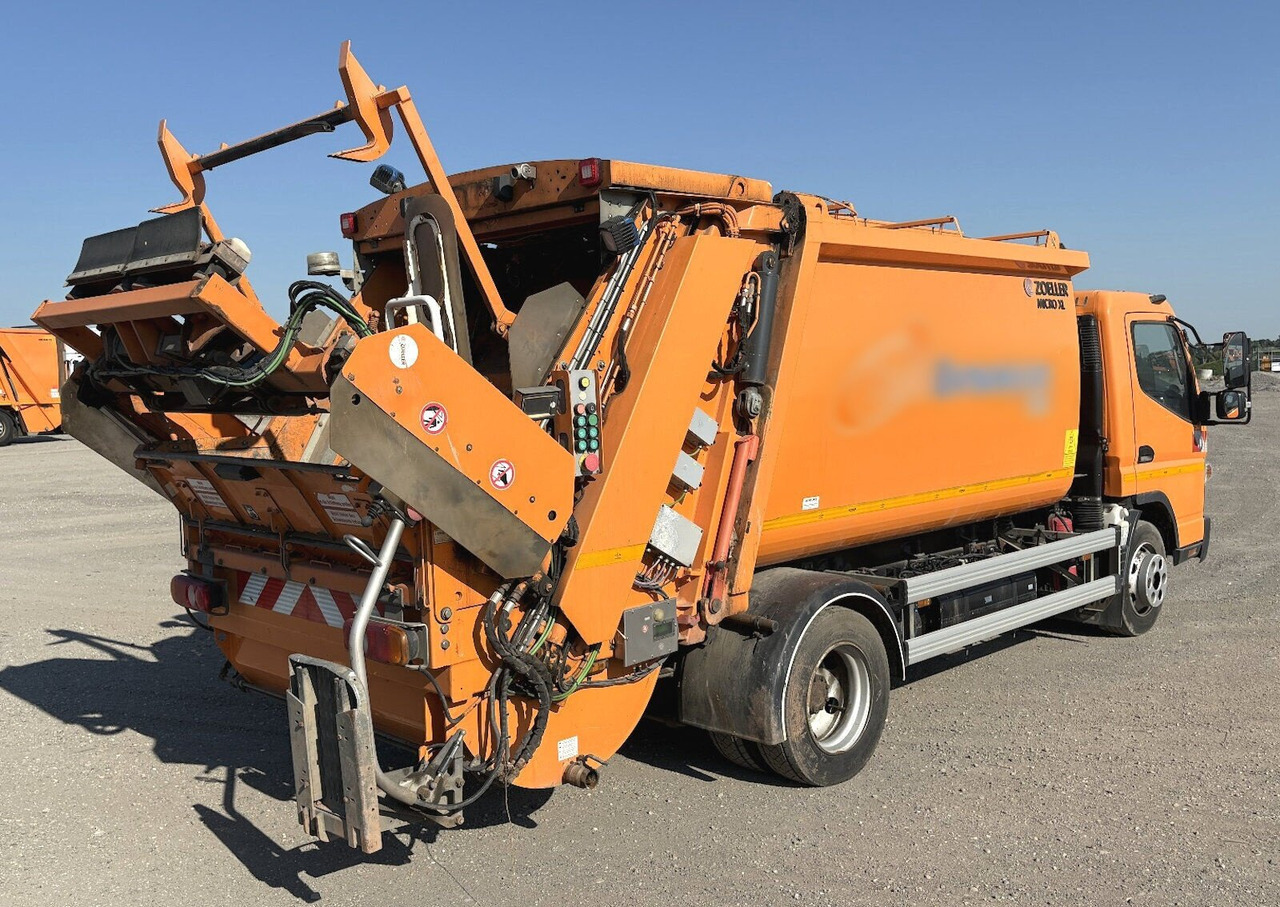 Mitsubishi Fuso 7C18 4x2 Fuso 7C18 4x2, Zöller Micro XL 7, Zöller Schüttung - LKW: das Bild 3 Mitsubishi Fuso 7C18 4x2 Fuso 7C18 4x2, Zöller Micro XL 7, Zöller Schüttung - LKW: das Bild 3