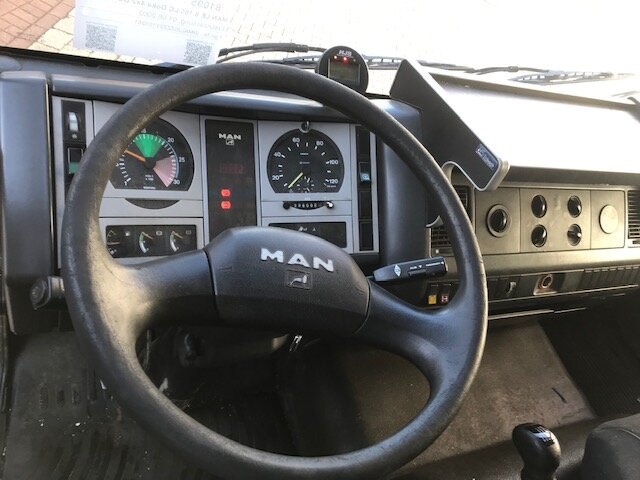 MAN LE 8.185 LC Doka 4x2 BB LE 8.185 LC Doka 4x2 BB, 2x AHK - Pritsche LKW: das Bild 2 MAN LE 8.185 LC Doka 4x2 BB LE 8.185 LC Doka 4x2 BB, 2x AHK - Pritsche LKW: das Bild 2