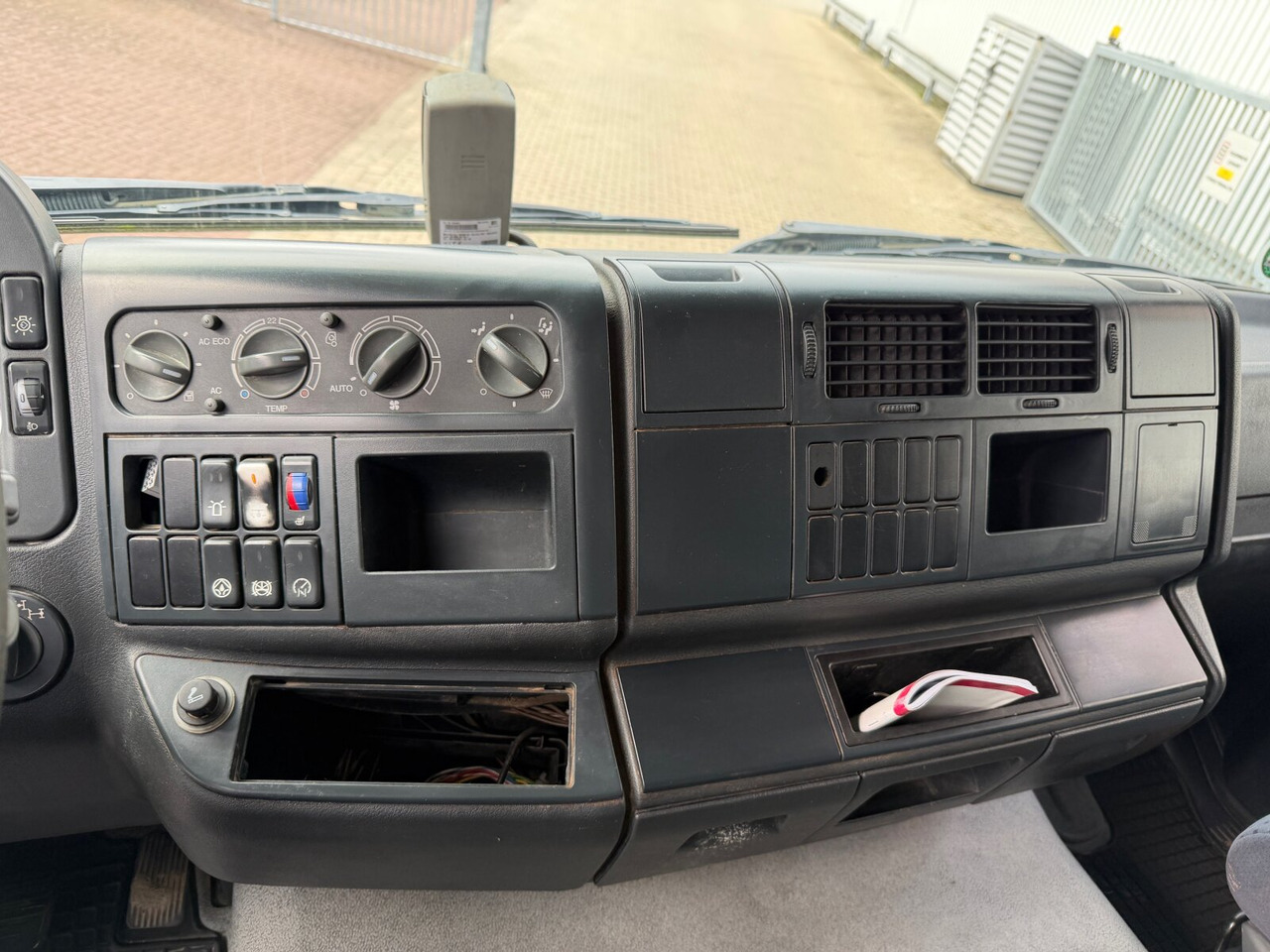 MAN TGA 26.400 6X4 BB TGA 26.400 6X4 BB, Intarder - Kipper: das Bild 4 MAN TGA 26.400 6X4 BB TGA 26.400 6X4 BB, Intarder - Kipper: das Bild 4