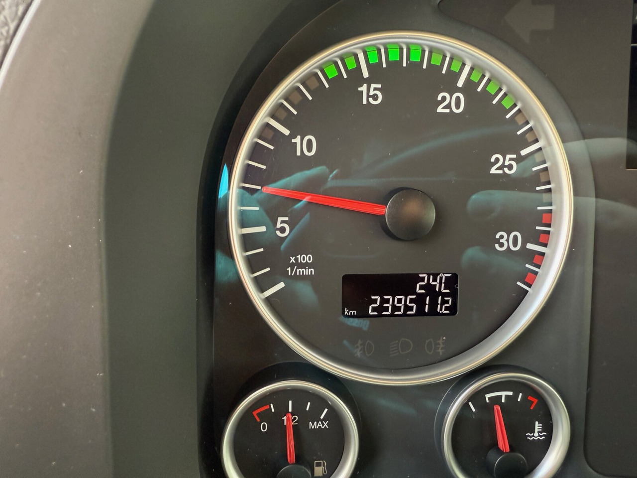 MAN TGL 12.220 4x2 BL TGL 12.220 4x2 BL, TopSleeper, Navi - Koffer LKW: das Bild 4 MAN TGL 12.220 4x2 BL TGL 12.220 4x2 BL, TopSleeper, Navi - Koffer LKW: das Bild 4