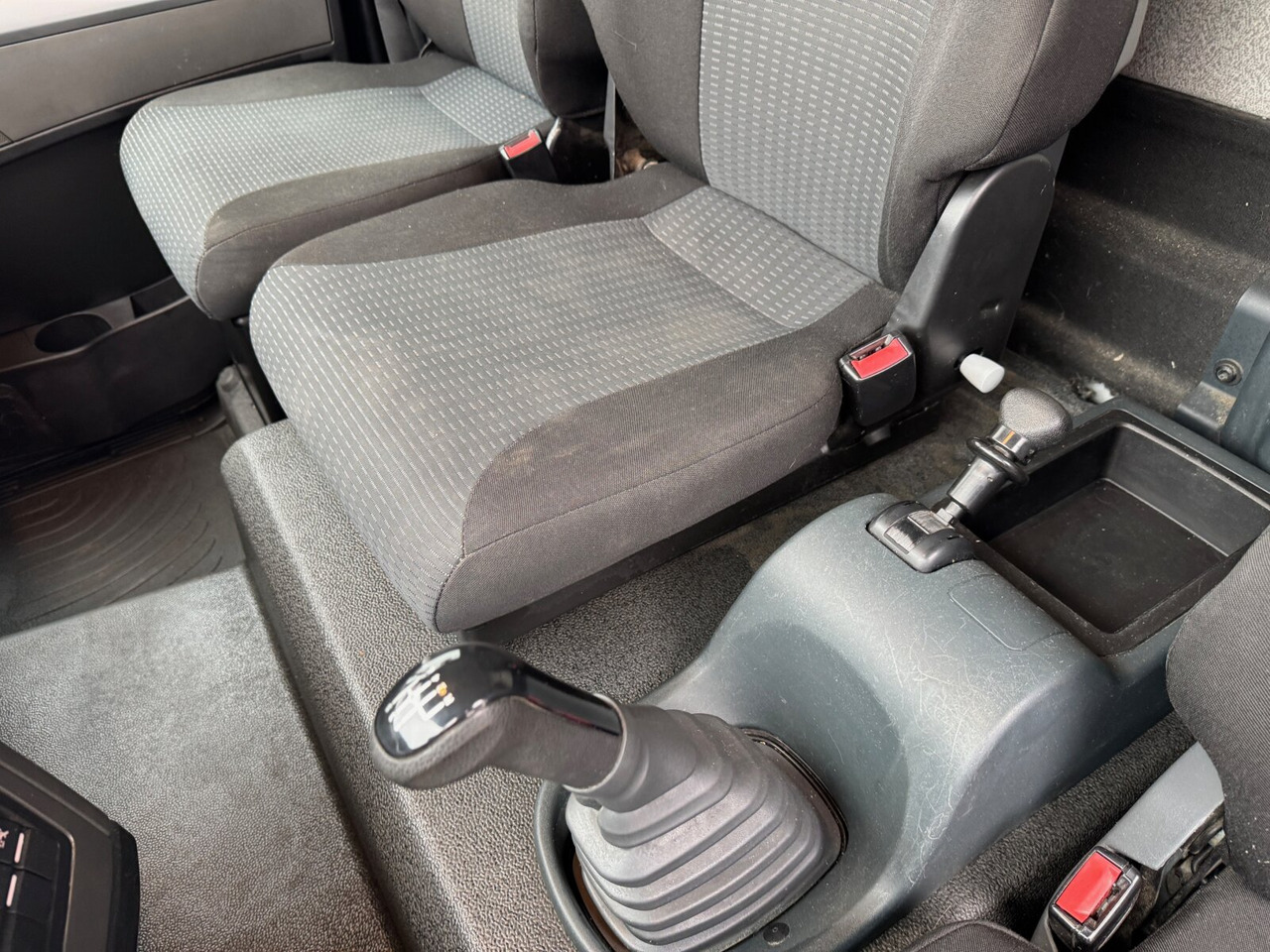 MAN TGL 8.150/180 4x2 BL TGL 8.150/180 4x2 BL, Möbelkoffer mit Rolltor - Koffer LKW: das Bild 5 MAN TGL 8.150/180 4x2 BL TGL 8.150/180 4x2 BL, Möbelkoffer mit Rolltor - Koffer LKW: das Bild 5