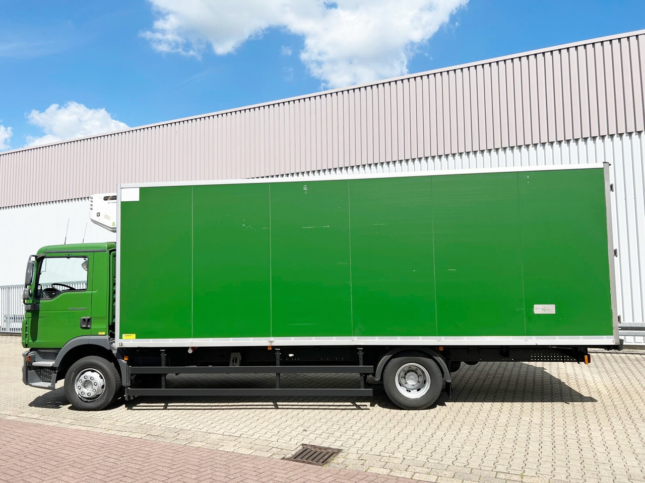 MAN TGM 15.290 4x2 BL TGM 15.290 4x2 BL, Tiefkühlkoffer - Kühlkoffer LKW: das Bild 2 MAN TGM 15.290 4x2 BL TGM 15.290 4x2 BL, Tiefkühlkoffer - Kühlkoffer LKW: das Bild 2