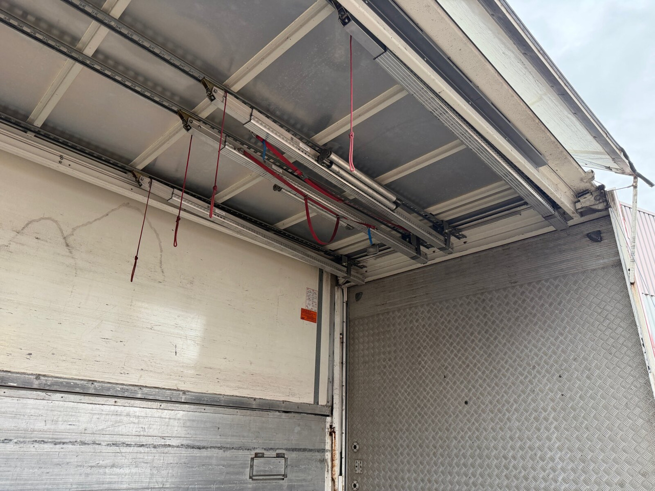 MAN TGM 22.290 6x2-4 LL TGM 22.290 6x2-4 LL, EEV, Lenkachse, 2x AHK, Getränkekoffer, LBW MBB - Koffer LKW: das Bild 3 MAN TGM 22.290 6x2-4 LL TGM 22.290 6x2-4 LL, EEV, Lenkachse, 2x AHK, Getränkekoffer, LBW MBB - Koffer LKW: das Bild 3