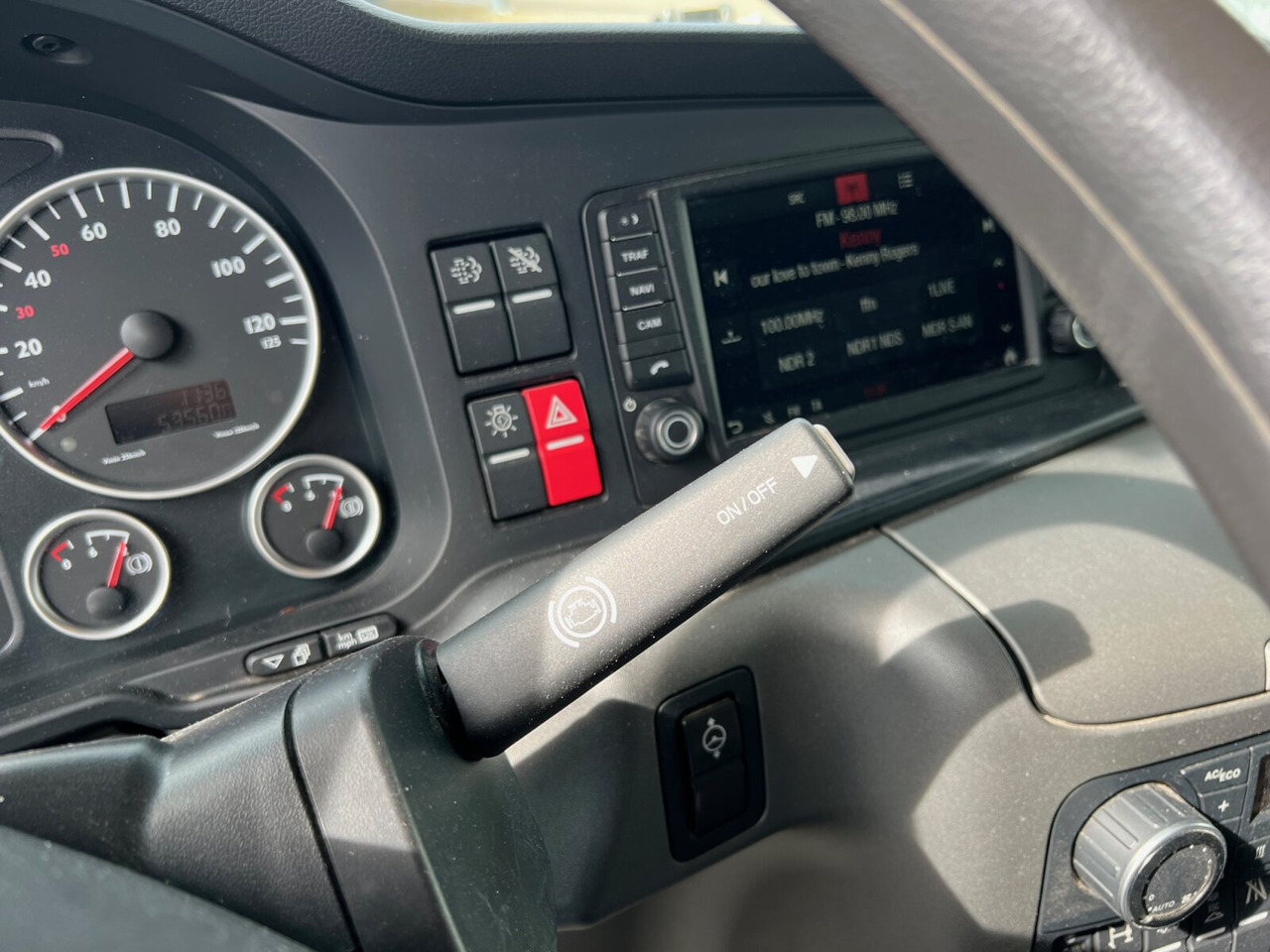 MAN TGS 26.360/400 6x2-4 BL TGS 26.360/400 6x2-4 BL, Lenk-/Lift, Kran Atlas AK 206.3E A5, Funk - Abrollkipper, Autokran: das Bild 2 MAN TGS 26.360/400 6x2-4 BL TGS 26.360/400 6x2-4 BL, Lenk-/Lift, Kran Atlas AK 206.3E A5, Funk - Abrollkipper, Autokran: das Bild 2