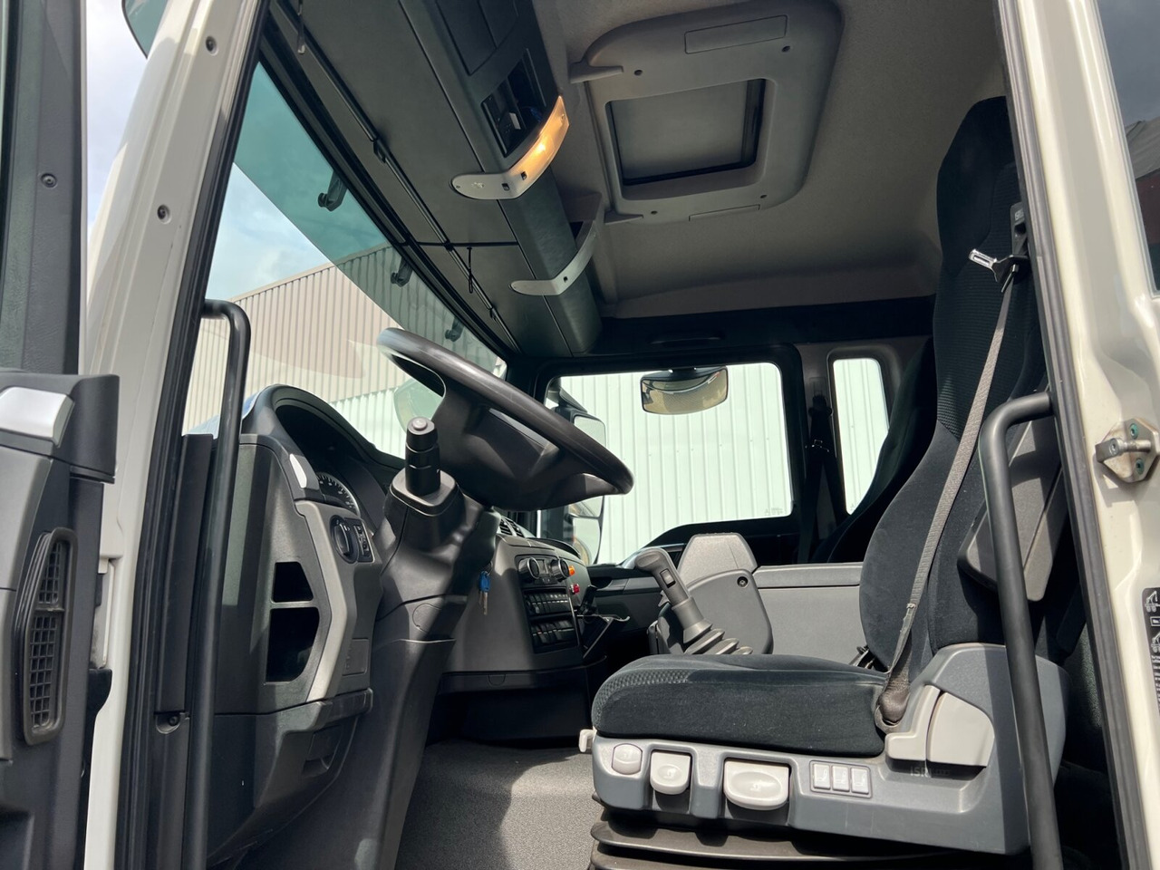 MAN TGS 26.360/400 6x2-4 BL TGS 26.360/400 6x2-4 BL, Lenk-/Lift, Kran Atlas AK 206.3E A5, Funk - Autokran, Pritsche LKW: das Bild 2 MAN TGS 26.360/400 6x2-4 BL TGS 26.360/400 6x2-4 BL, Lenk-/Lift, Kran Atlas AK 206.3E A5, Funk - Autokran, Pritsche LKW: das Bild 2