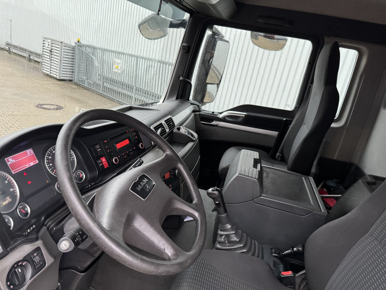 MAN TGS 26.360 6X2-2 BL TGS 26.360 6X2-2 BL, Liftachse - Pritsche LKW: das Bild 2 MAN TGS 26.360 6X2-2 BL TGS 26.360 6X2-2 BL, Liftachse - Pritsche LKW: das Bild 2