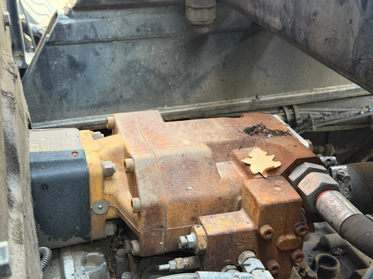 MAN TGS 26.400 6x2-4 BL TGS 26.400 6x2-4 BL, Motorabtrieb, Lenk-/Liftachse, Kran Epsilon Q180ZR95TR - Abrollkipper, Autokran: das Bild 4 MAN TGS 26.400 6x2-4 BL TGS 26.400 6x2-4 BL, Motorabtrieb, Lenk-/Liftachse, Kran Epsilon Q180ZR95TR - Abrollkipper, Autokran: das Bild 4