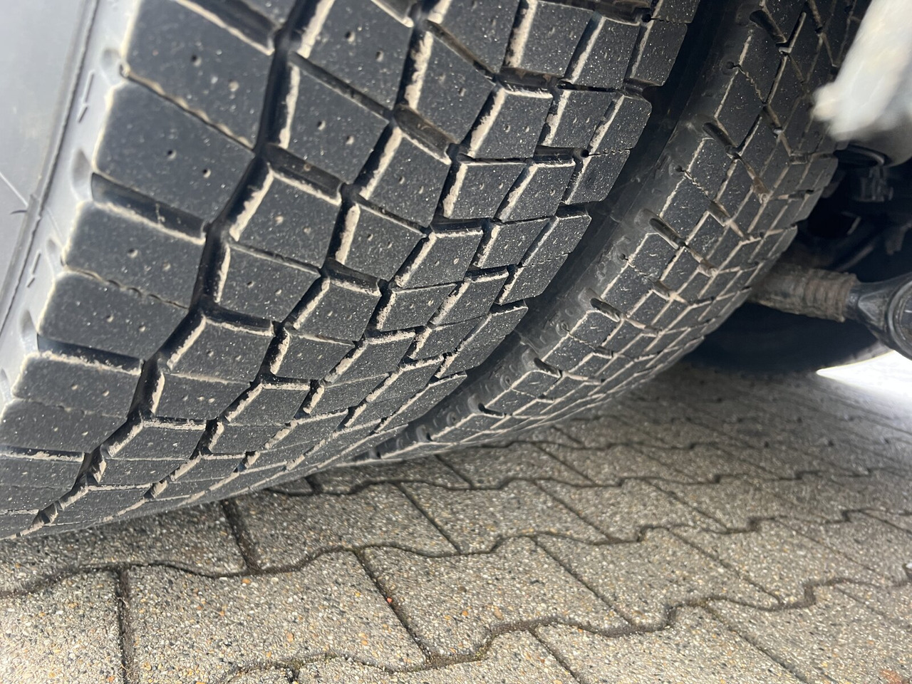 MAN TGS 26.400 6x2-4 LL TGS 26.400 6x2-4 LL, Navi, Lenk-/Liftachse, Heckkran Palfinger PK20001-K B, Funk - Autokran, Pritsche LKW: das Bild 5 MAN TGS 26.400 6x2-4 LL TGS 26.400 6x2-4 LL, Navi, Lenk-/Liftachse, Heckkran Palfinger PK20001-K B, Funk - Autokran, Pritsche LKW: das Bild 5