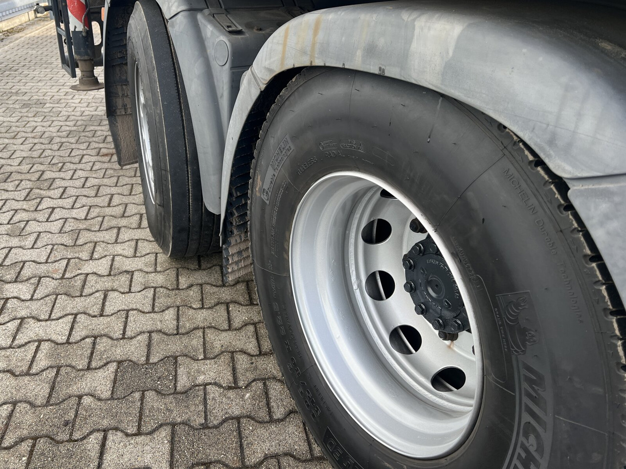 MAN TGS 26.400 6x2-4 LL TGS 26.400 6x2-4 LL, Navi, Lenk-/Liftachse, Heckkran Palfinger PK20001-K B, Funk - Autokran, Pritsche LKW: das Bild 3 MAN TGS 26.400 6x2-4 LL TGS 26.400 6x2-4 LL, Navi, Lenk-/Liftachse, Heckkran Palfinger PK20001-K B, Funk - Autokran, Pritsche LKW: das Bild 3