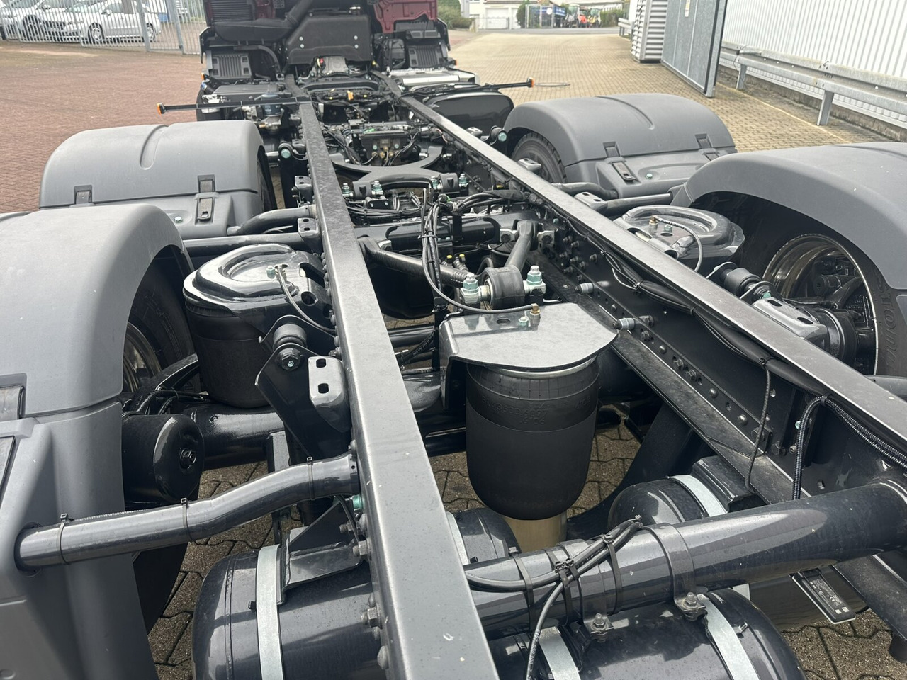 MAN TGS 26.440 6x2-4 LL CH TGS 26.440 6x2-4 LL CH, Lenk-/Liftachse, Navi, LED - Fahrgestell LKW: das Bild 4 MAN TGS 26.440 6x2-4 LL CH TGS 26.440 6x2-4 LL CH, Lenk-/Liftachse, Navi, LED - Fahrgestell LKW: das Bild 4