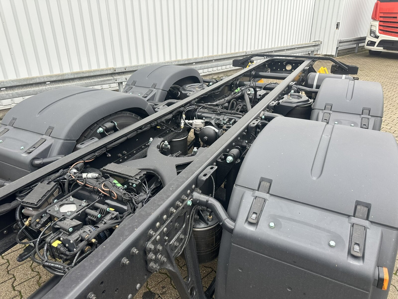 MAN TGS 26.440 6x2-4 LL CH TGS 26.440 6x2-4 LL CH, Lenk-/Liftachse, Navi, LED - Fahrgestell LKW: das Bild 4 MAN TGS 26.440 6x2-4 LL CH TGS 26.440 6x2-4 LL CH, Lenk-/Liftachse, Navi, LED - Fahrgestell LKW: das Bild 4