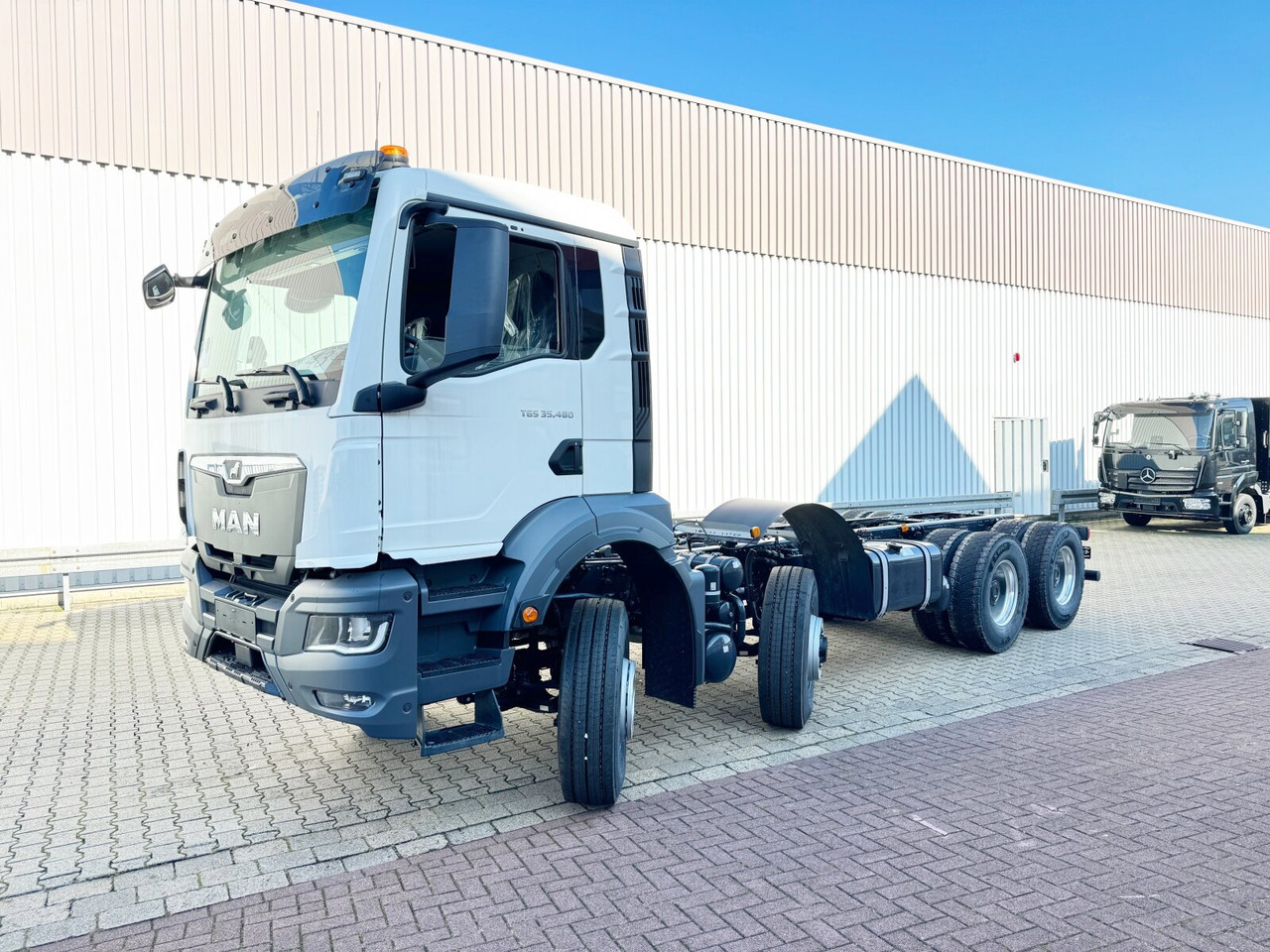 MAN TGS 35.480 8x6H BL CH TGS 35.480 8x6H BL CH, HydroDrive, Navi, Nebenantrieb - Fahrgestell LKW: das Bild 1 MAN TGS 35.480 8x6H BL CH TGS 35.480 8x6H BL CH, HydroDrive, Navi, Nebenantrieb - Fahrgestell LKW: das Bild 1