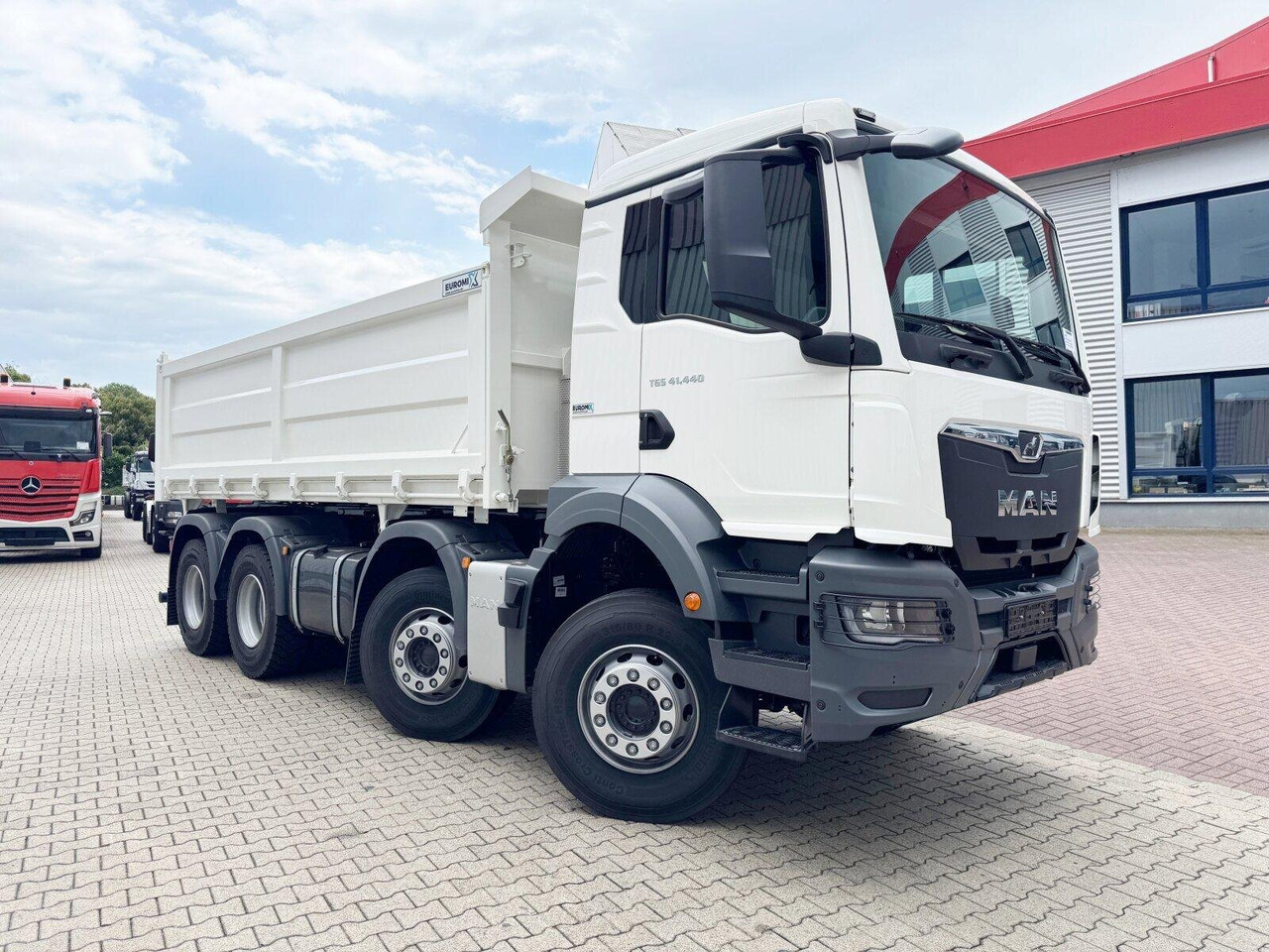 MAN TGS 41.440 8x4 BB TGS 41.440 8x4 BB, Bordmatik, ca. 16m³ - Kipper: das Bild 5 MAN TGS 41.440 8x4 BB TGS 41.440 8x4 BB, Bordmatik, ca. 16m³ - Kipper: das Bild 5