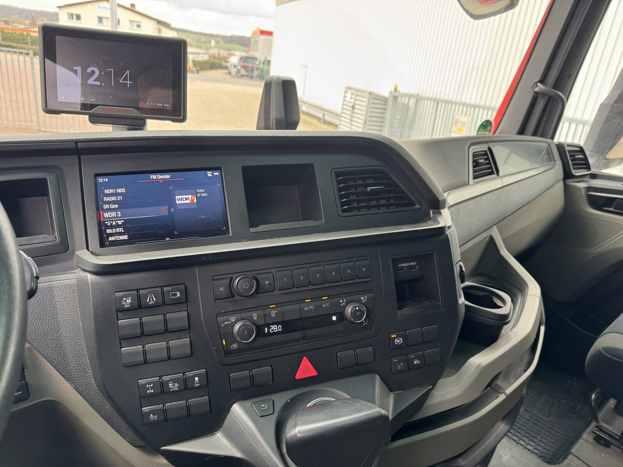 MAN TGX 26.470 6X2-4 BL TGX 26.470 6X2-4 BL, VDL 21-S 6200 Abrollkipper bis 7 m, , Lenk-/Liftachse, XLX-Fahrerhaus, Funk - Abrollkipper: das Bild 4 MAN TGX 26.470 6X2-4 BL TGX 26.470 6X2-4 BL, VDL 21-S 6200 Abrollkipper bis 7 m, , Lenk-/Liftachse, XLX-Fahrerhaus, Funk - Abrollkipper: das Bild 4