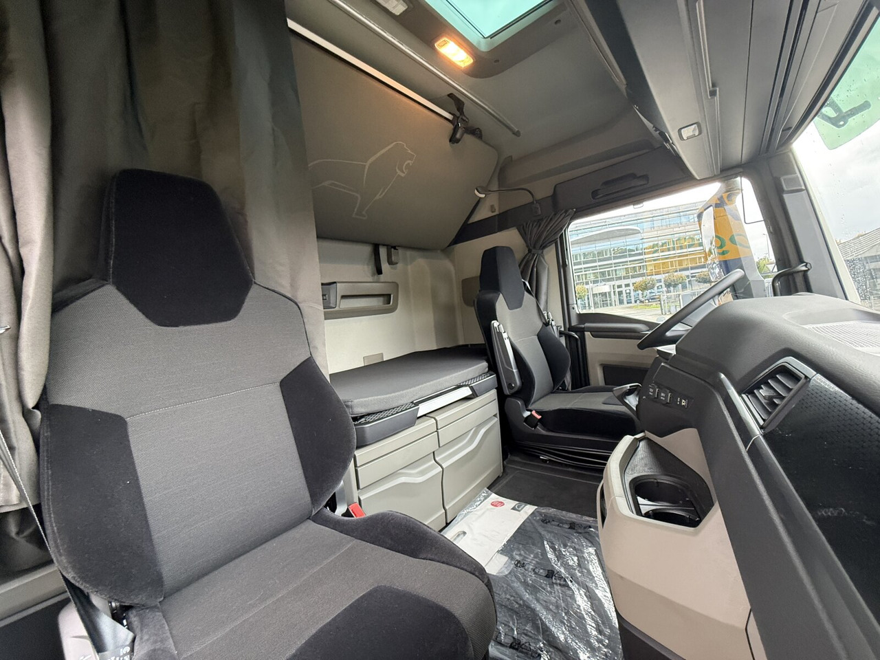 MAN TGX 26.470 6x2-4 BL TGX 26.470 6x2-4 BL, Lenk-/Liftachse, Retarder, Navi, Heckkran Atlas AK 170.2-A2 - Autokran, Pritsche LKW: das Bild 2 MAN TGX 26.470 6x2-4 BL TGX 26.470 6x2-4 BL, Lenk-/Liftachse, Retarder, Navi, Heckkran Atlas AK 170.2-A2 - Autokran, Pritsche LKW: das Bild 2