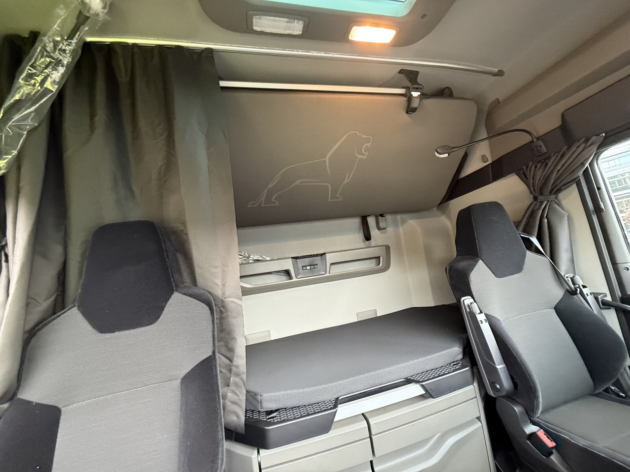 MAN TGX 26.470 6x2-4 BL TGX 26.470 6x2-4 BL, Lenk-/Liftachse, Retarder, Navi, Heckkran Atlas AK 170.2-A2 - Autokran, Pritsche LKW: das Bild 3 MAN TGX 26.470 6x2-4 BL TGX 26.470 6x2-4 BL, Lenk-/Liftachse, Retarder, Navi, Heckkran Atlas AK 170.2-A2 - Autokran, Pritsche LKW: das Bild 3