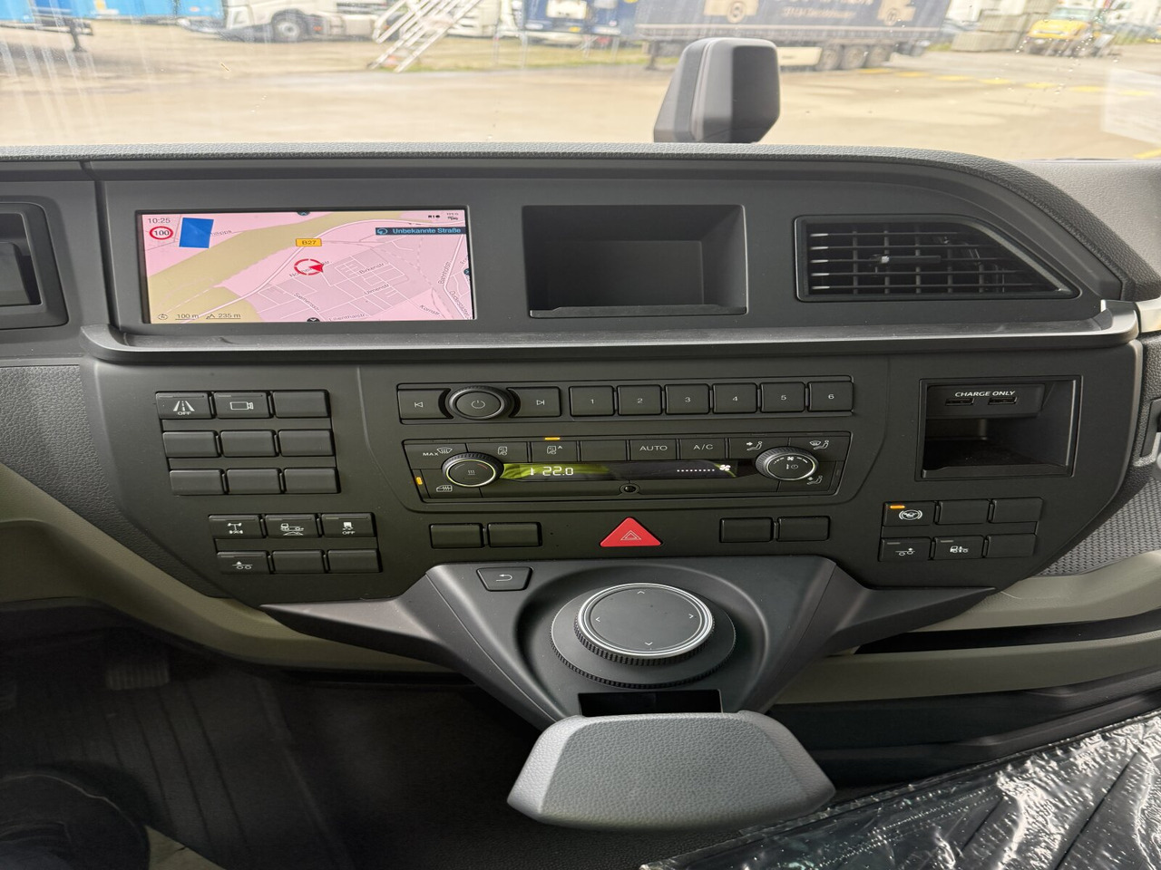 MAN TGX 26.470 6x2-4 BL TGX 26.470 6x2-4 BL, Lenk-/Liftachse, Retarder, Navi, Heckkran Atlas AK 170.2-A2 - Autokran, Pritsche LKW: das Bild 5 MAN TGX 26.470 6x2-4 BL TGX 26.470 6x2-4 BL, Lenk-/Liftachse, Retarder, Navi, Heckkran Atlas AK 170.2-A2 - Autokran, Pritsche LKW: das Bild 5