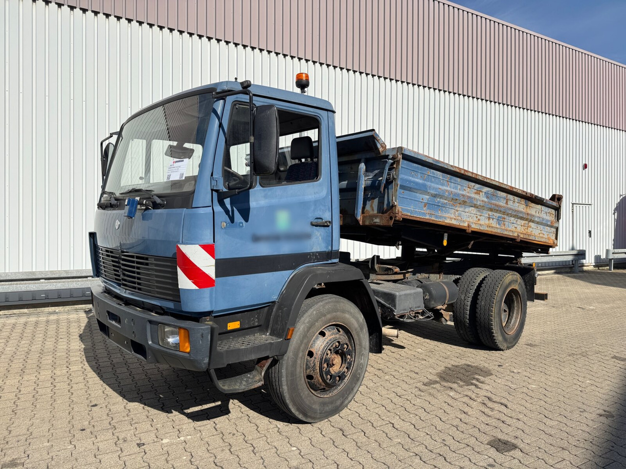 Mercedes-Benz 1314 K 4x2 1314 K 4x2, 6-Zylinder Motor, 2x AHK - Kipper: das Bild 1 Mercedes-Benz 1314 K 4x2 1314 K 4x2, 6-Zylinder Motor, 2x AHK - Kipper: das Bild 1