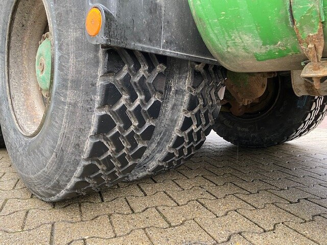 Mercedes-Benz 2635 6x4 2635 6x4, V8-Motor - Kipper: das Bild 2 Mercedes-Benz 2635 6x4 2635 6x4, V8-Motor - Kipper: das Bild 2