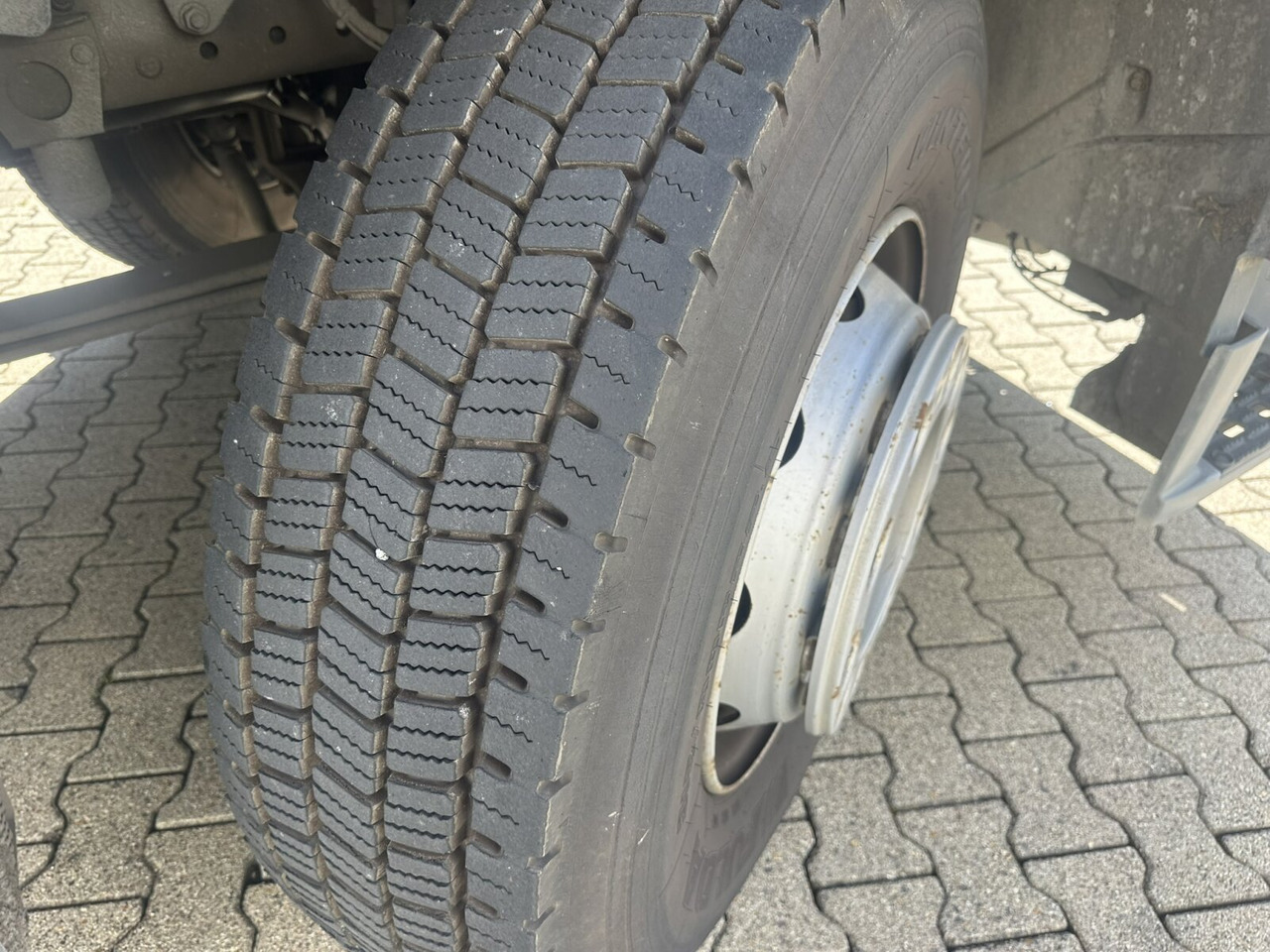 Fahrgestell LKW Mercedes-Benz Actros 2532 L 6x2 Actros 2532/41 L 6x2, EEV, Lenkachse: das Bild 9