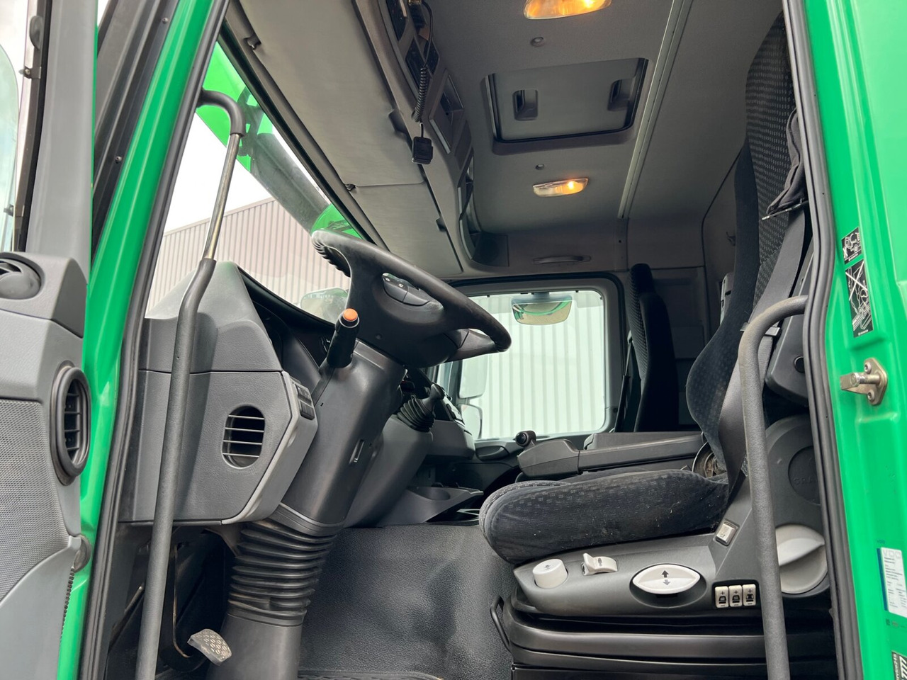 Mercedes-Benz Actros 2544 L 6x2 Actros 2544 L 6x2, Retarder, Lenkachse, Heckkran HMF 3000-K5 + Jip, Funk - Autokran, Pritsche LKW: das Bild 5 Mercedes-Benz Actros 2544 L 6x2 Actros 2544 L 6x2, Retarder, Lenkachse, Heckkran HMF 3000-K5 + Jip, Funk - Autokran, Pritsche LKW: das Bild 5