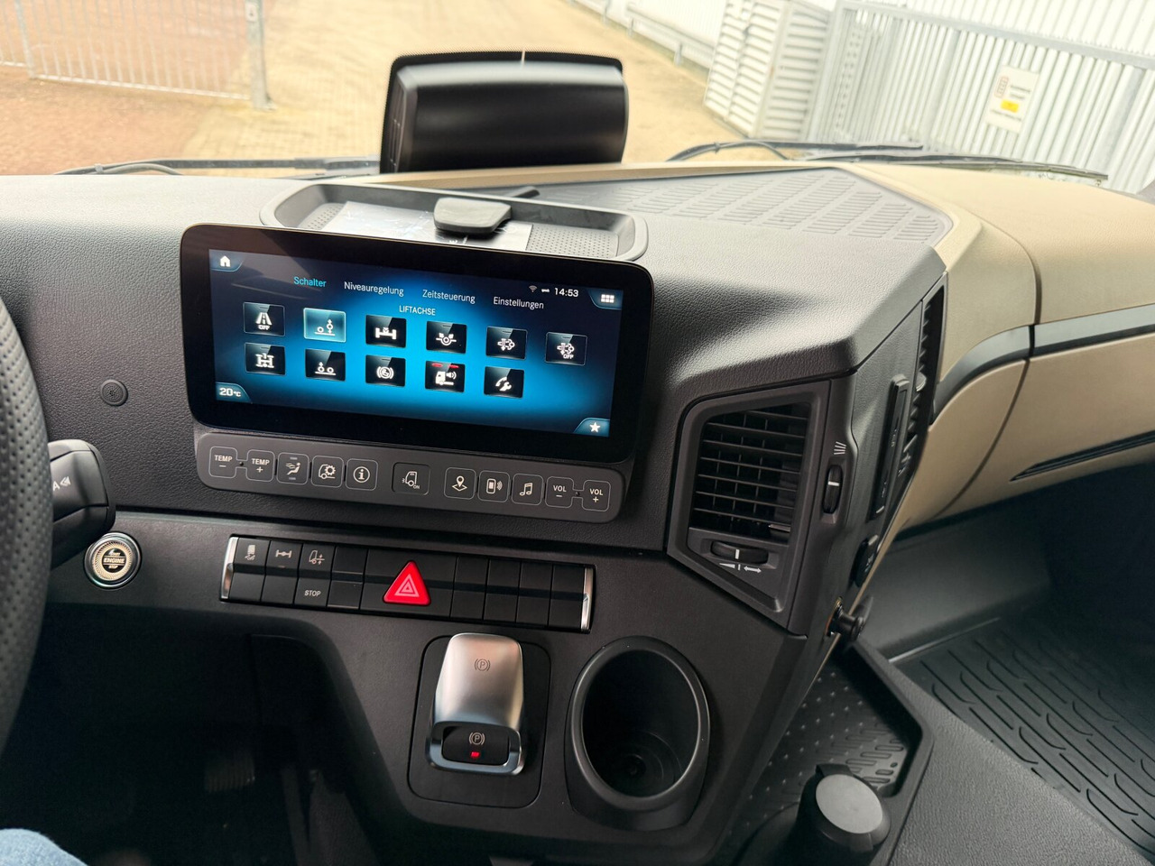 Mercedes-Benz Actros 2546 L 6x2 Actros 2546 L 6x2, Retarder, Lenk-/Liftachse, MultimediaCockpit, StreamSpace - Fahrgestell LKW: das Bild 3 Mercedes-Benz Actros 2546 L 6x2 Actros 2546 L 6x2, Retarder, Lenk-/Liftachse, MultimediaCockpit, StreamSpace - Fahrgestell LKW: das Bild 3