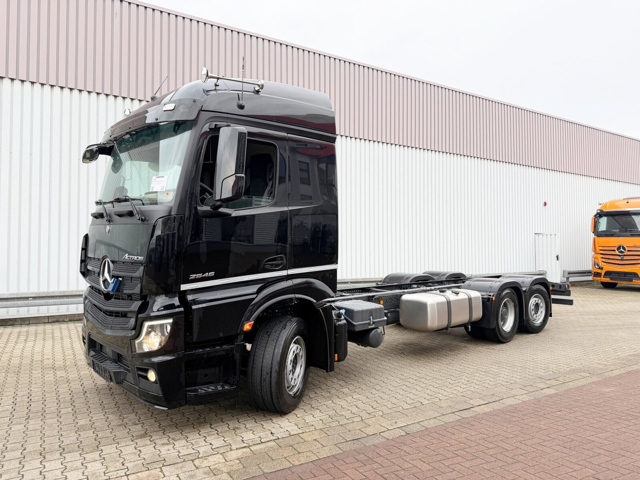 Mercedes-Benz Actros 2546 L 6x2 Actros 2546 L 6x2, Retarder, Lenk-/Liftachse, MultimediaCockpit, StreamSpace - Fahrgestell LKW: das Bild 1 Mercedes-Benz Actros 2546 L 6x2 Actros 2546 L 6x2, Retarder, Lenk-/Liftachse, MultimediaCockpit, StreamSpace - Fahrgestell LKW: das Bild 1