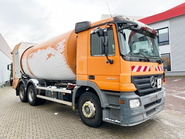 Müllwagen Für die Beförderung von Müll Mercedes-Benz Actros 2632/41 6x4 Actros 2632/41 6x4, FAUN Rotopress 520, Zöller-Schüttung: das Bild 9