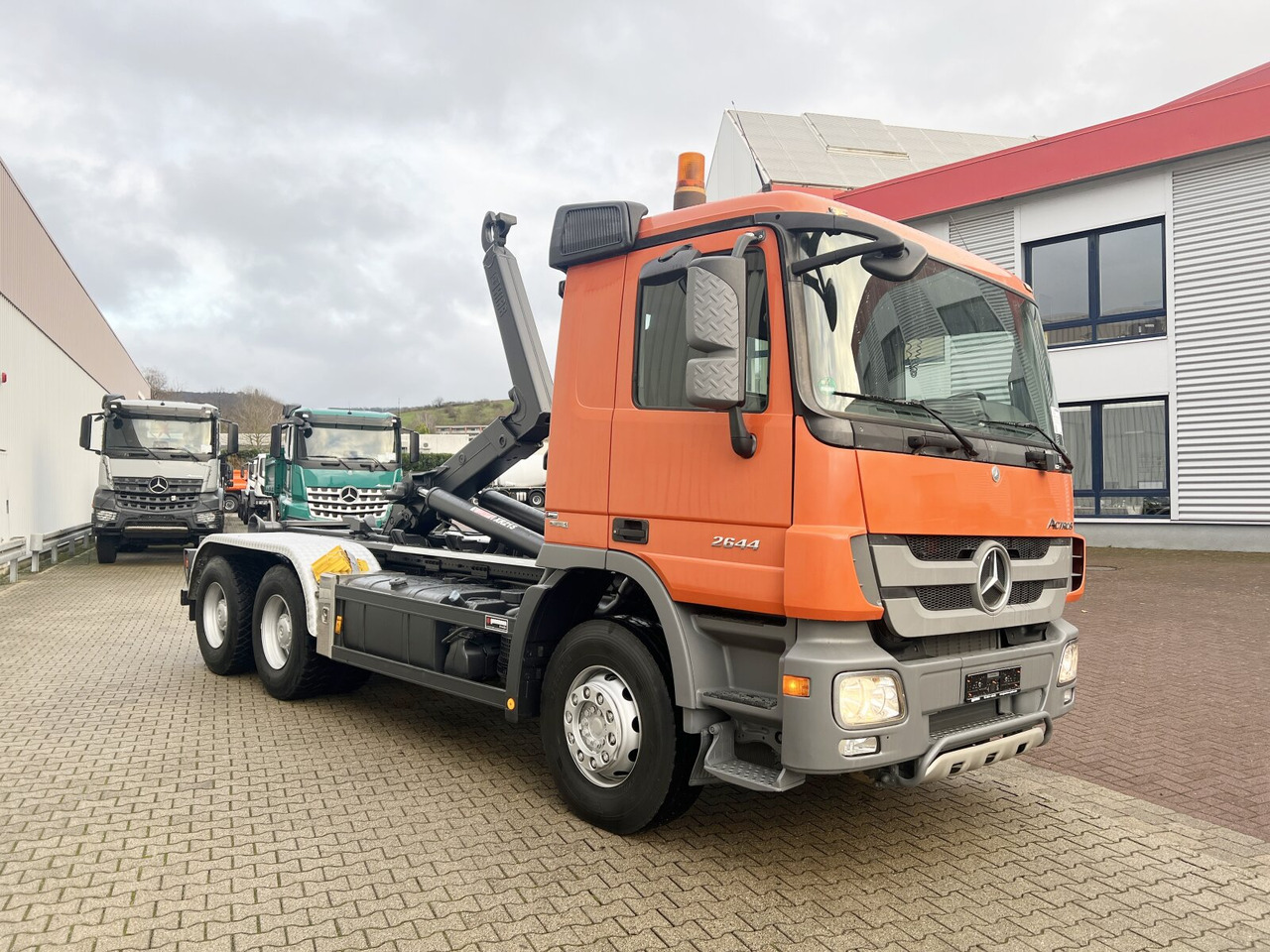 Innenraum Bild 2: Abrollkipper Mercedes-Benz Actros 2644/48 K 6x4 Actros 2644/48 K 6x4, Hiab Multilift