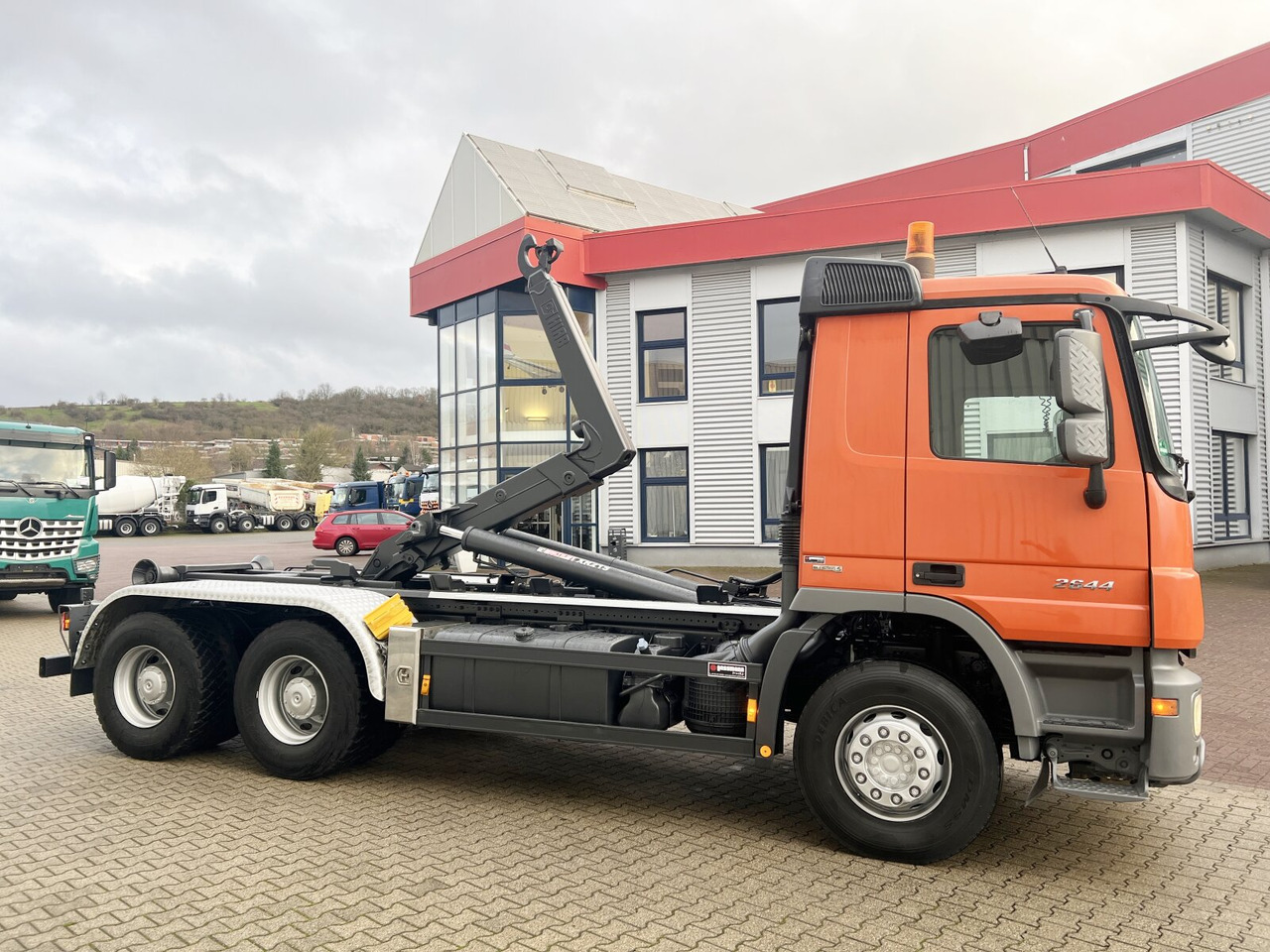 Abrollkipper Mercedes-Benz Actros 2644/48 K 6x4 Actros 2644/48 K 6x4, Hiab Multilift: das Bild 7