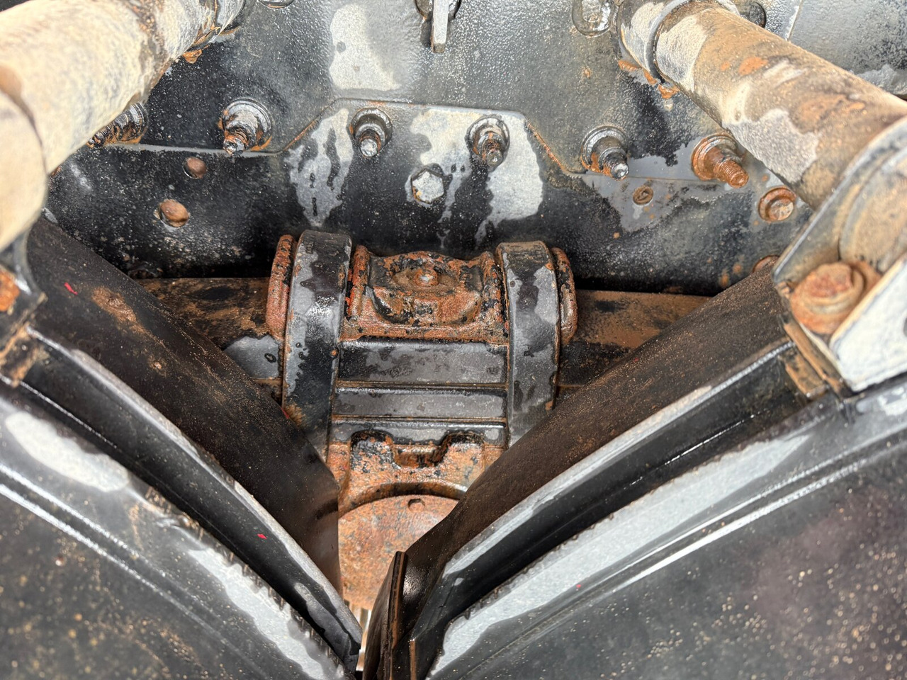 Mercedes-Benz Actros 2646 K 6x4 Actros 2646 K 6x4, Retarder, Bordmatik - Kipper: das Bild 3 Mercedes-Benz Actros 2646 K 6x4 Actros 2646 K 6x4, Retarder, Bordmatik - Kipper: das Bild 3