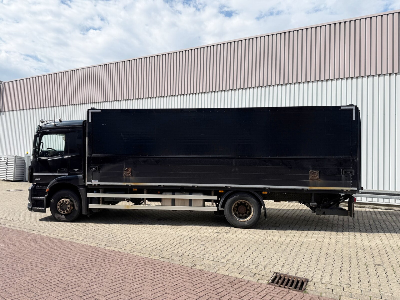 Mercedes-Benz Antos 1836 L 4x2 Antos 1836 L 4x2, Getränkekoffer, LBW Dautel - Koffer LKW: das Bild 2 Mercedes-Benz Antos 1836 L 4x2 Antos 1836 L 4x2, Getränkekoffer, LBW Dautel - Koffer LKW: das Bild 2