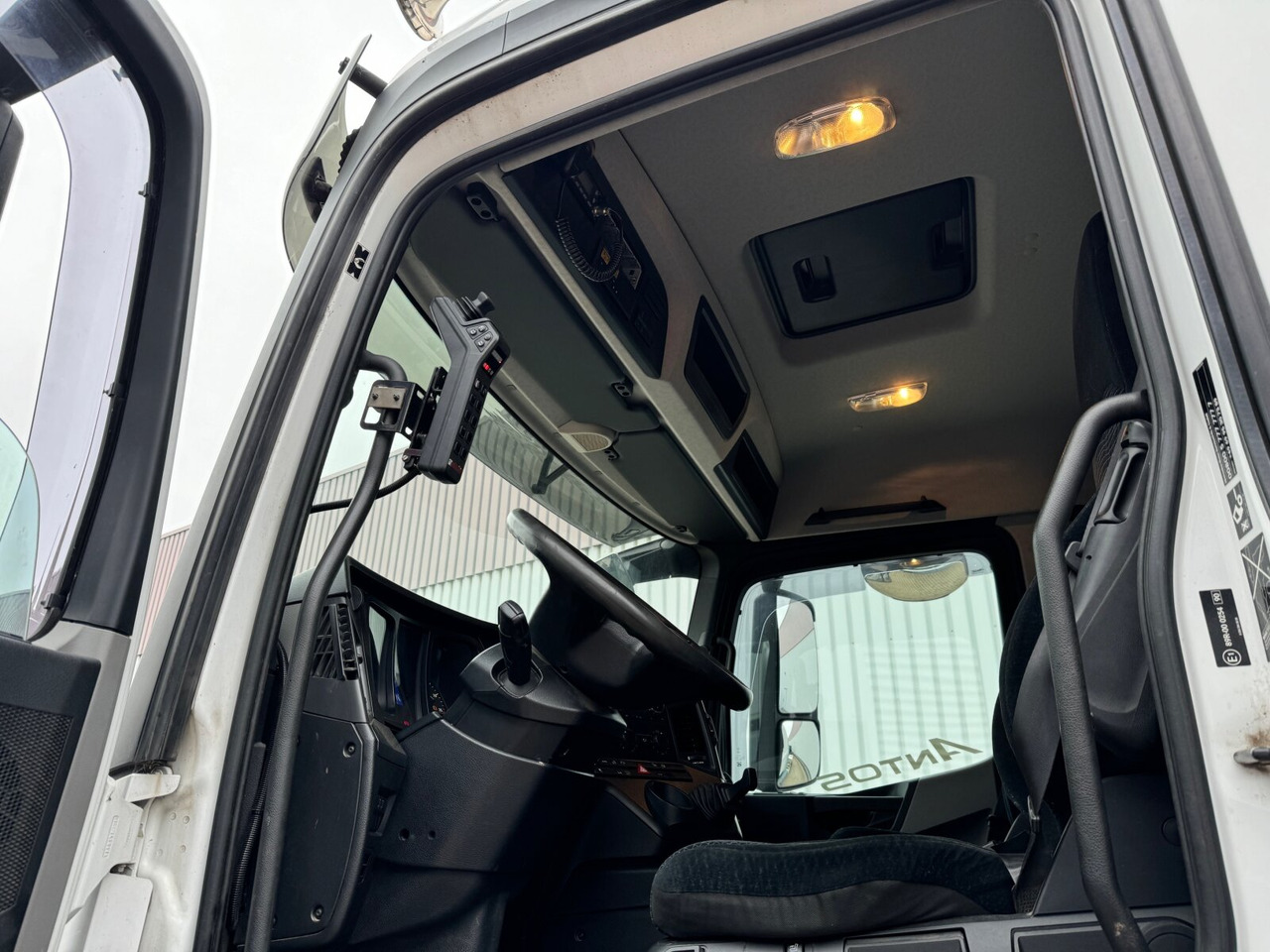 Mercedes-Benz Antos 2536/43 L 6x2 Antos 2536/43 L 6x2, Liftachse, Hiab XR 21S61 bis 7 m Container - Abrollkipper: das Bild 3 Mercedes-Benz Antos 2536/43 L 6x2 Antos 2536/43 L 6x2, Liftachse, Hiab XR 21S61 bis 7 m Container - Abrollkipper: das Bild 3
