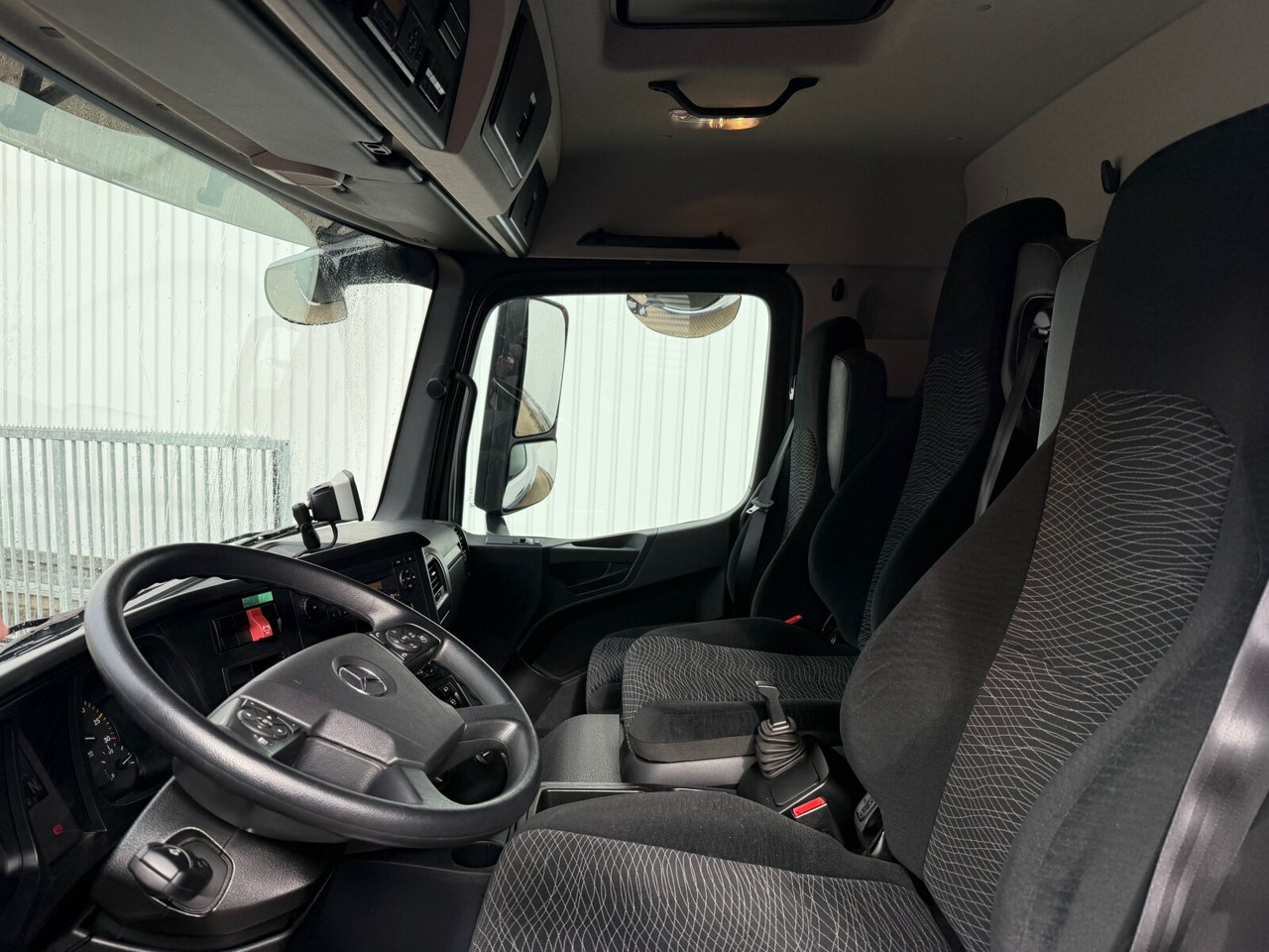 Mercedes-Benz Arocs 1827 A 4x4 Arocs 1827 A 4x4, Ex-! - Pritsche LKW: das Bild 2 Mercedes-Benz Arocs 1827 A 4x4 Arocs 1827 A 4x4, Ex-! - Pritsche LKW: das Bild 2