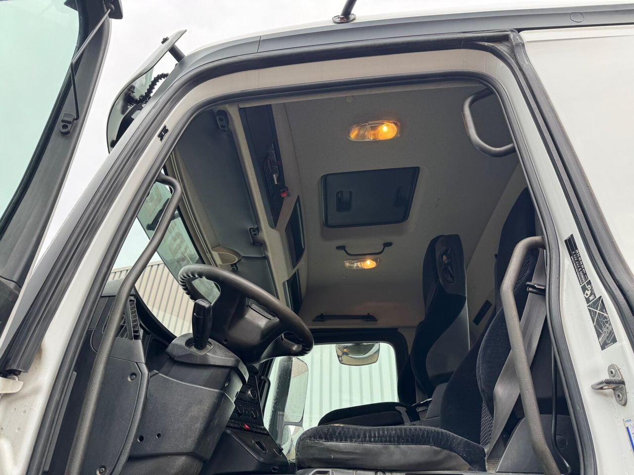 Mercedes-Benz Arocs 1833 AK 4x4 Arocs 1833 AK 4x4, Meiller 3-S-Kipper, Bordmatik - Kipper: das Bild 3 Mercedes-Benz Arocs 1833 AK 4x4 Arocs 1833 AK 4x4, Meiller 3-S-Kipper, Bordmatik - Kipper: das Bild 3
