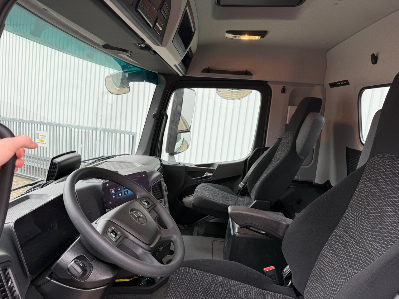 Mercedes-Benz Arocs 1840 K 4x2 Arocs 1840 K 4x2, MultimediaCockpit, Alu-Bordwände, Platz für Kranmontage - Kipper: das Bild 5 Mercedes-Benz Arocs 1840 K 4x2 Arocs 1840 K 4x2, MultimediaCockpit, Alu-Bordwände, Platz für Kranmontage - Kipper: das Bild 5