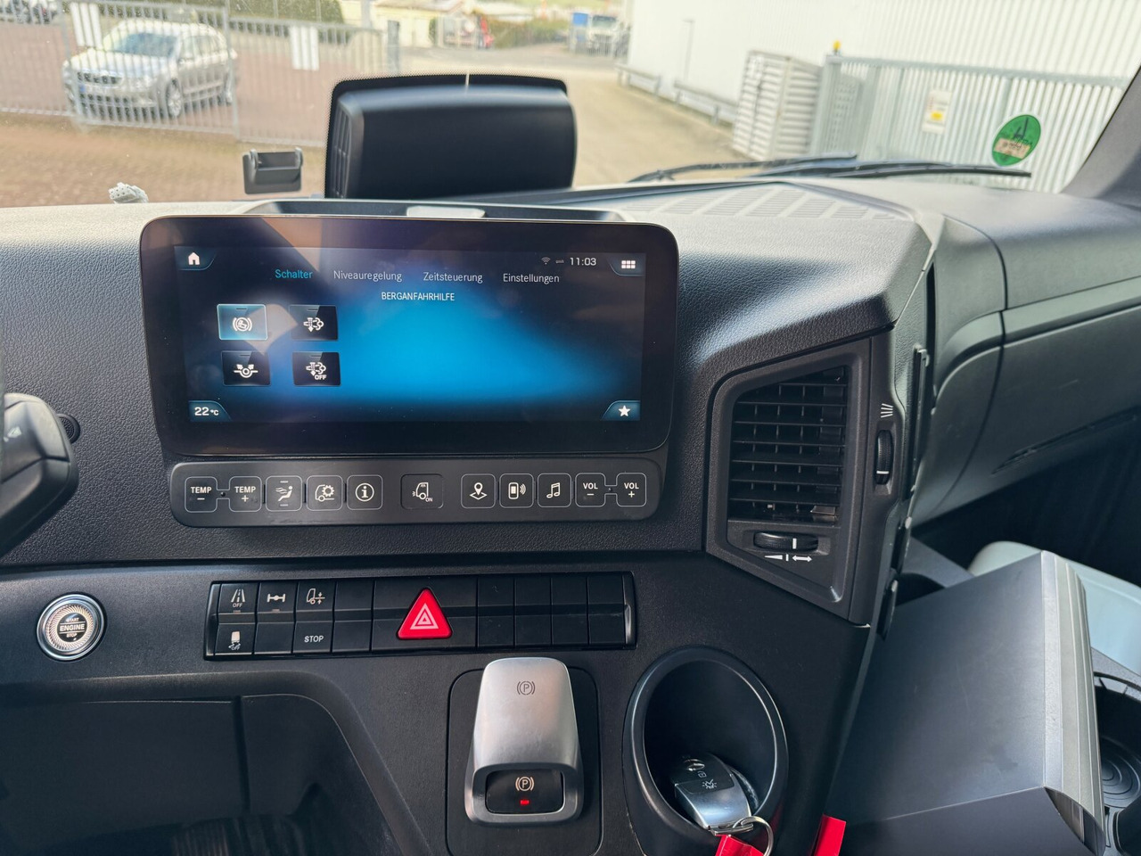 Mercedes-Benz Arocs 1840 L 4x2 Arocs 1840 L 4x2, MultimediaCockpit, Navi - Autotransporter LKW: das Bild 3 Mercedes-Benz Arocs 1840 L 4x2 Arocs 1840 L 4x2, MultimediaCockpit, Navi - Autotransporter LKW: das Bild 3