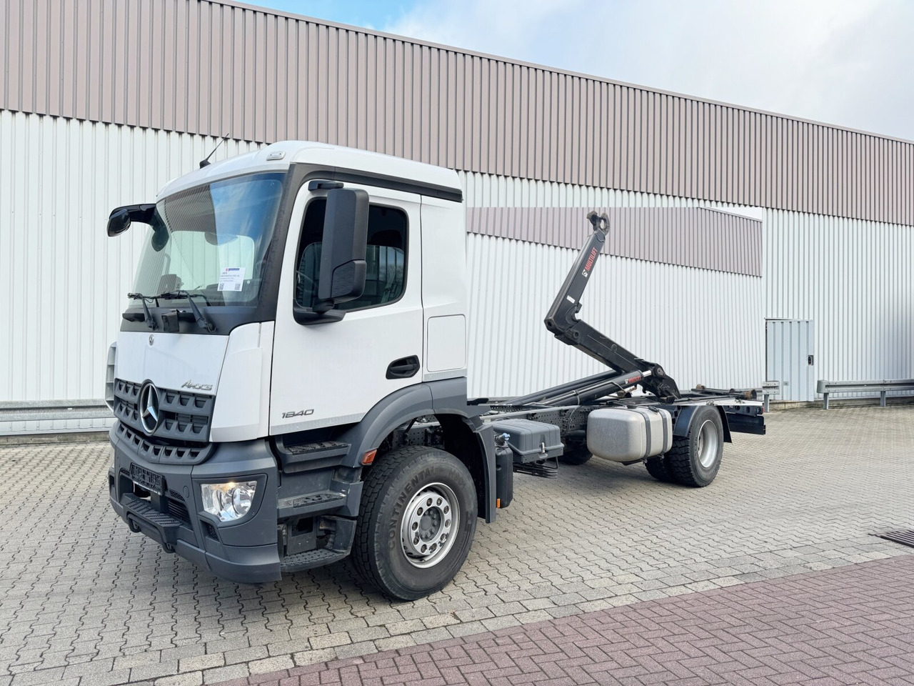 Mercedes-Benz Arocs 1840 L 4x2 Arocs 1840 L 4x2, MultimediaCockpit, Navi - Abrollkipper: das Bild 1 Mercedes-Benz Arocs 1840 L 4x2 Arocs 1840 L 4x2, MultimediaCockpit, Navi - Abrollkipper: das Bild 1